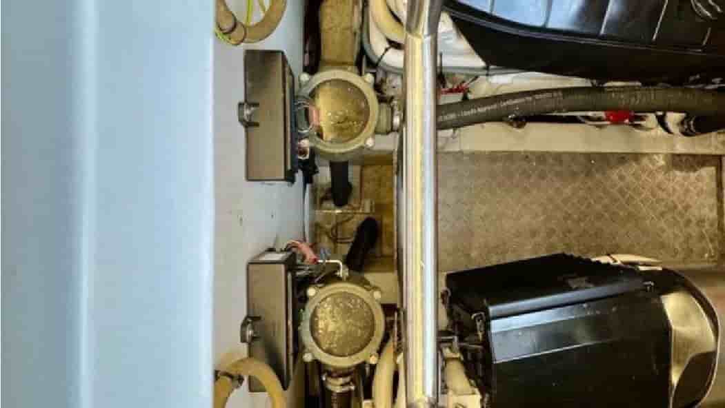 2005 Princess V48 - View 12