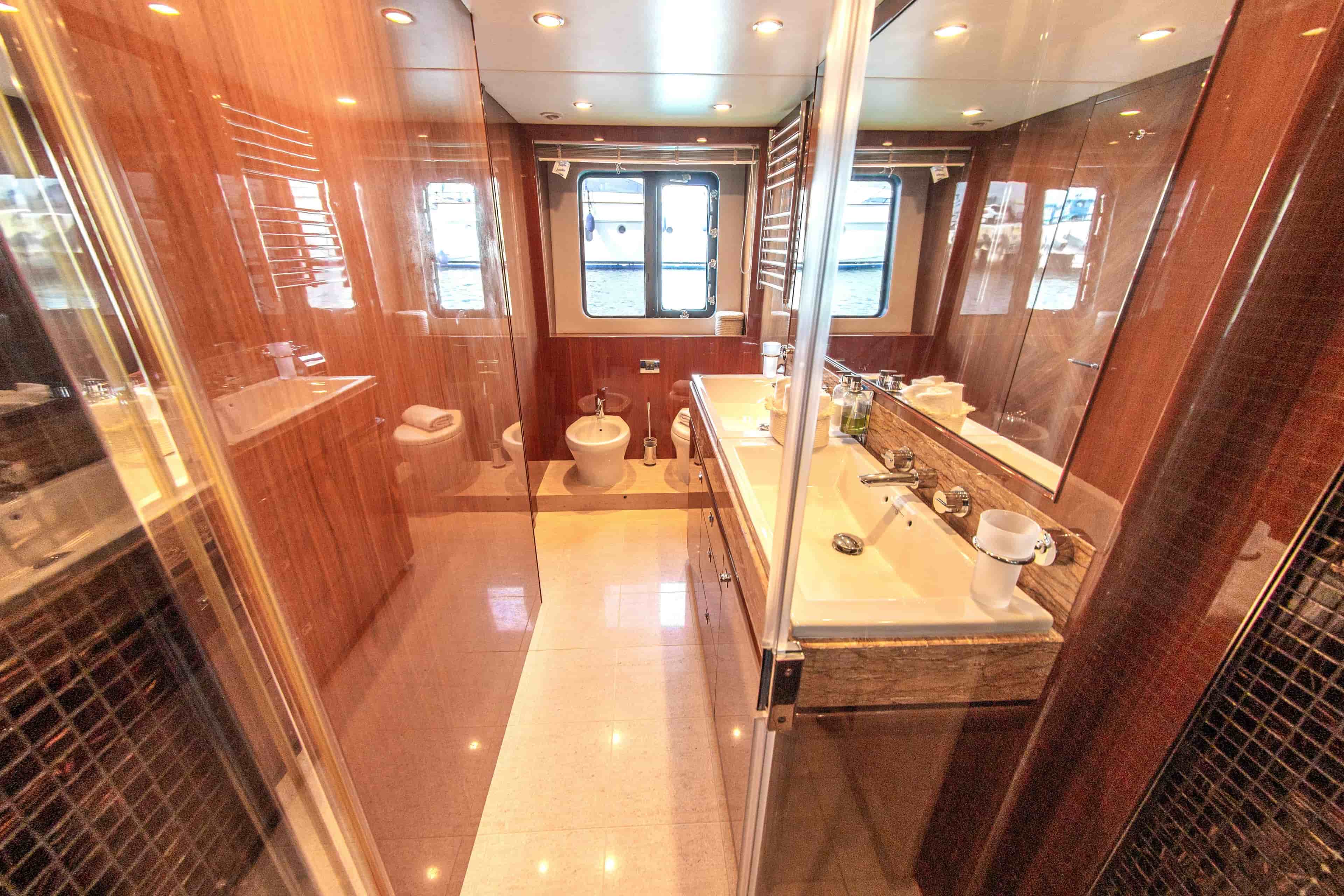 2012 Princess 85 Motor Yacht - View 38