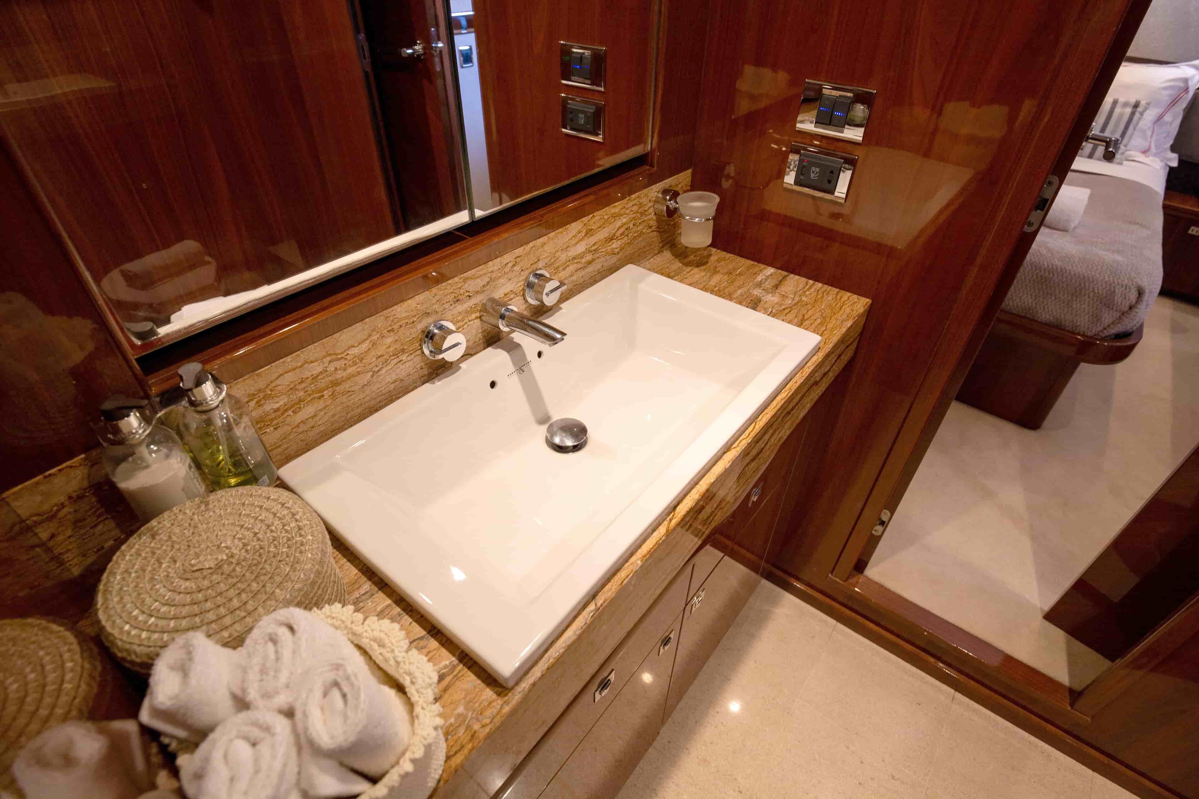 2012 Princess 85 Motor Yacht - View 41