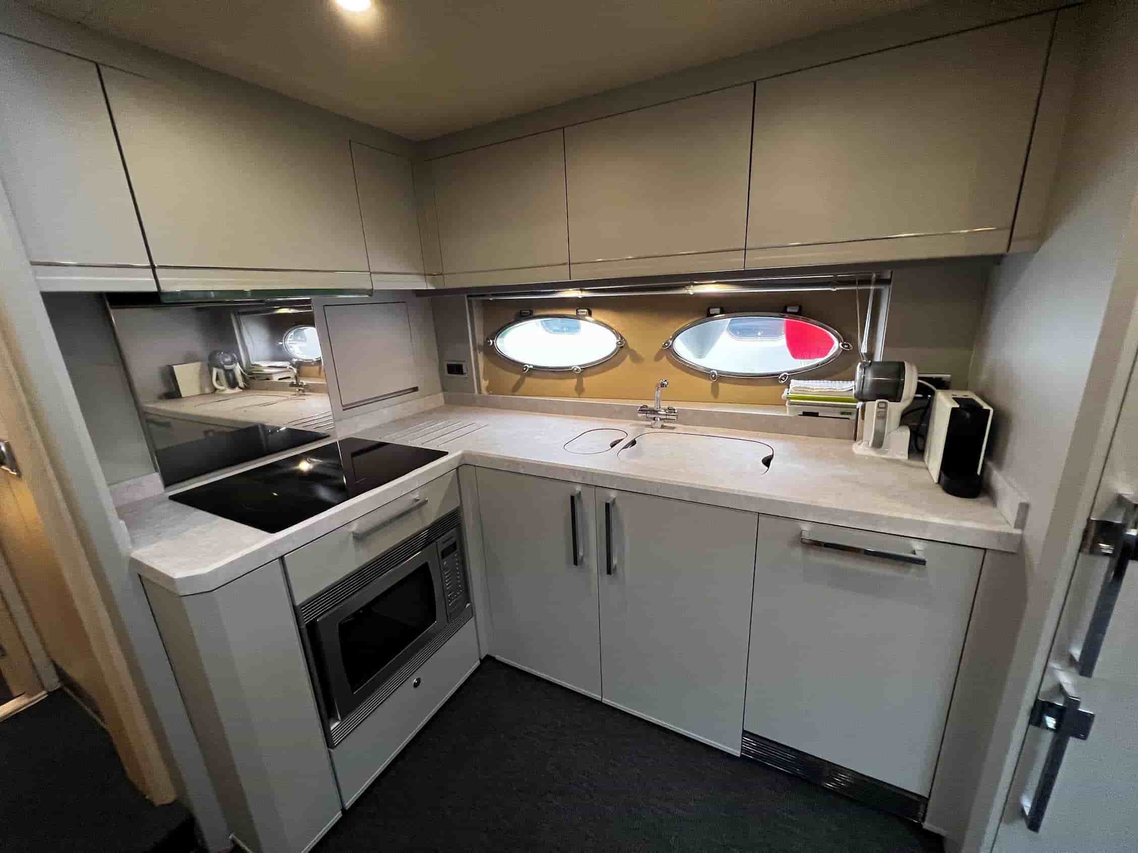 2006 Princess V70 - View 20