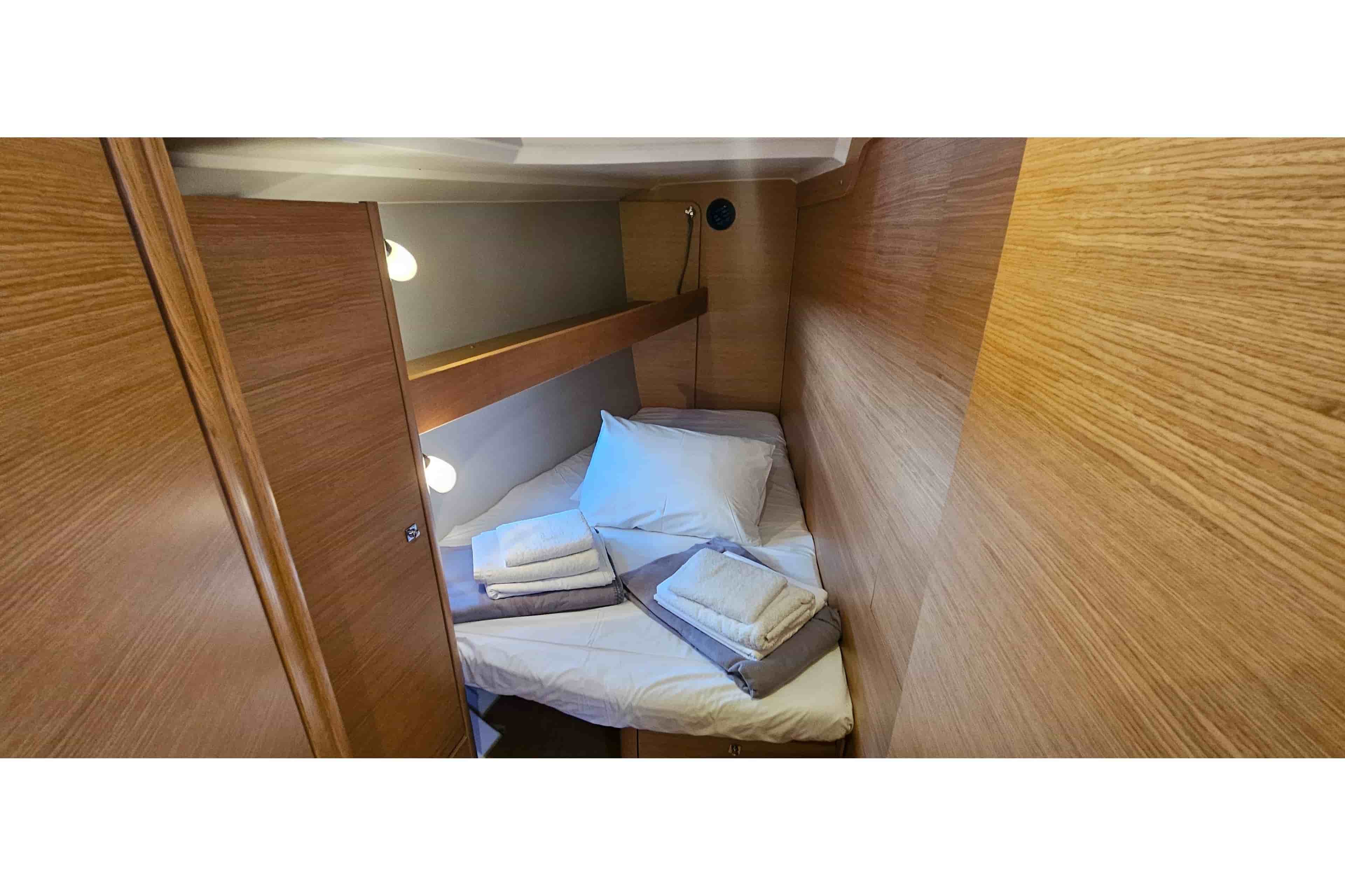 2020 Dufour 460 - View 16