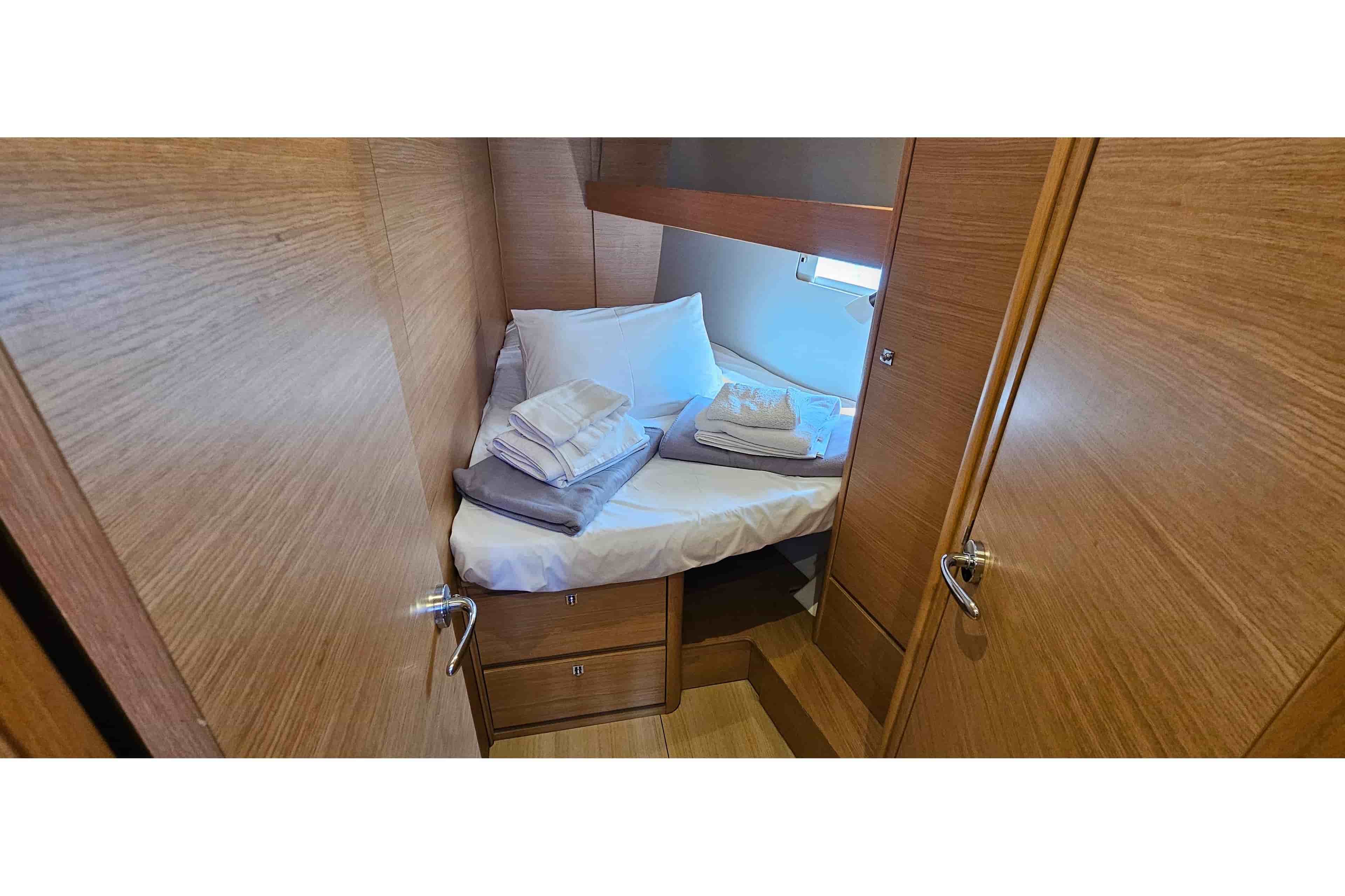 2020 Dufour 460 - View 19