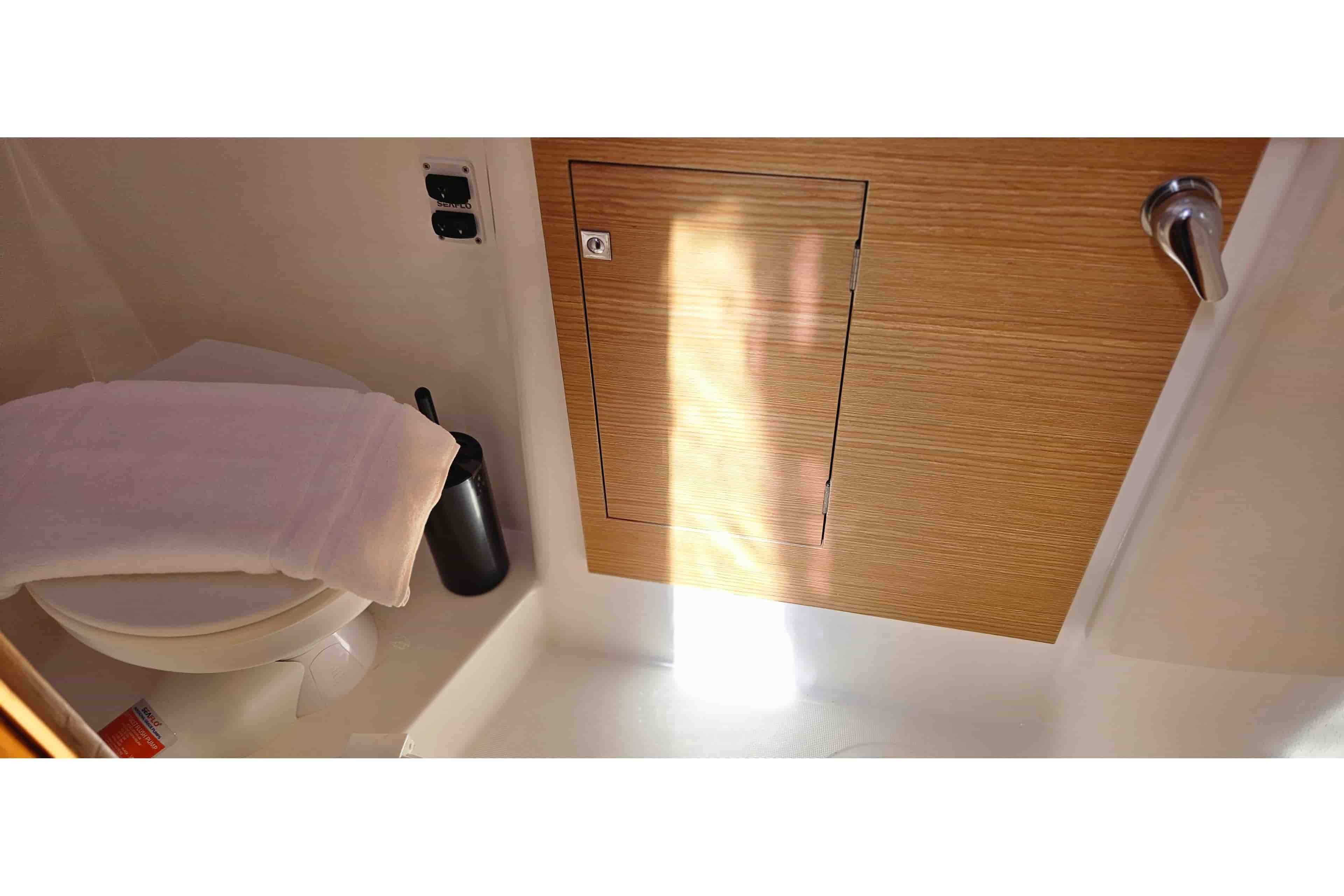 2020 Dufour 460 - View 20