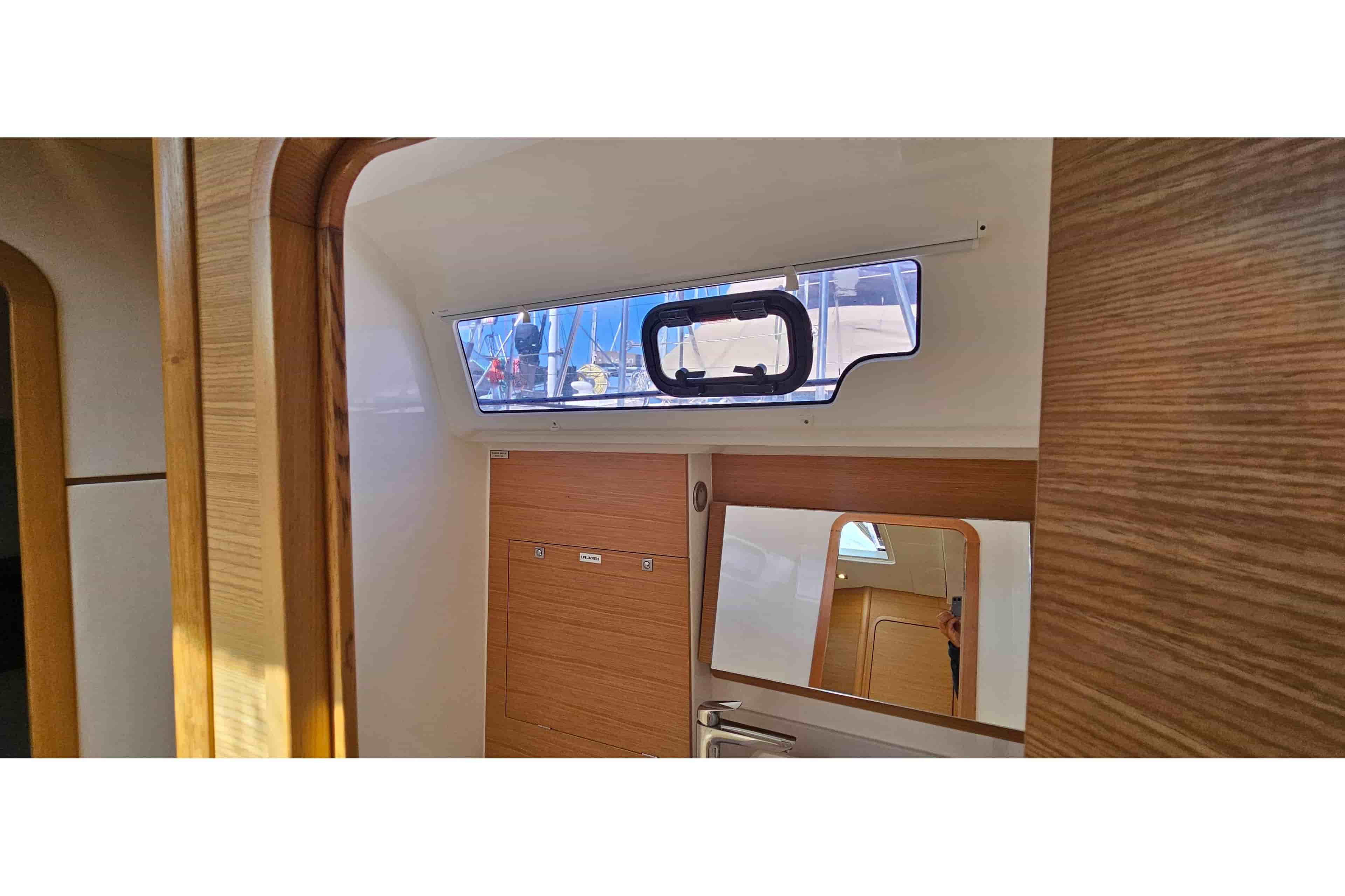 2020 Dufour 460 - View 22