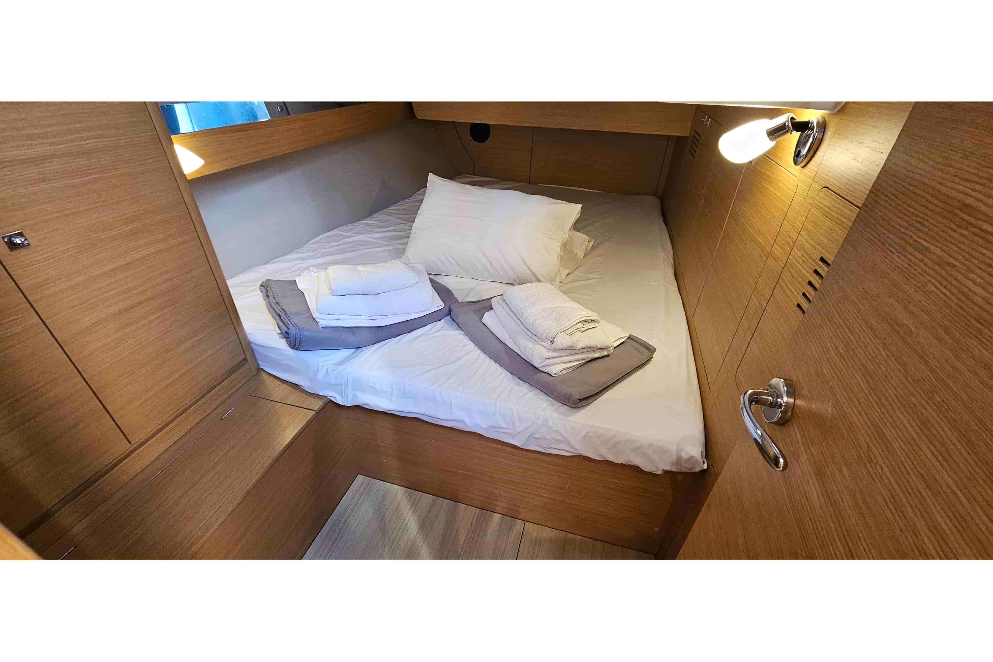 2020 Dufour 460 - View 23