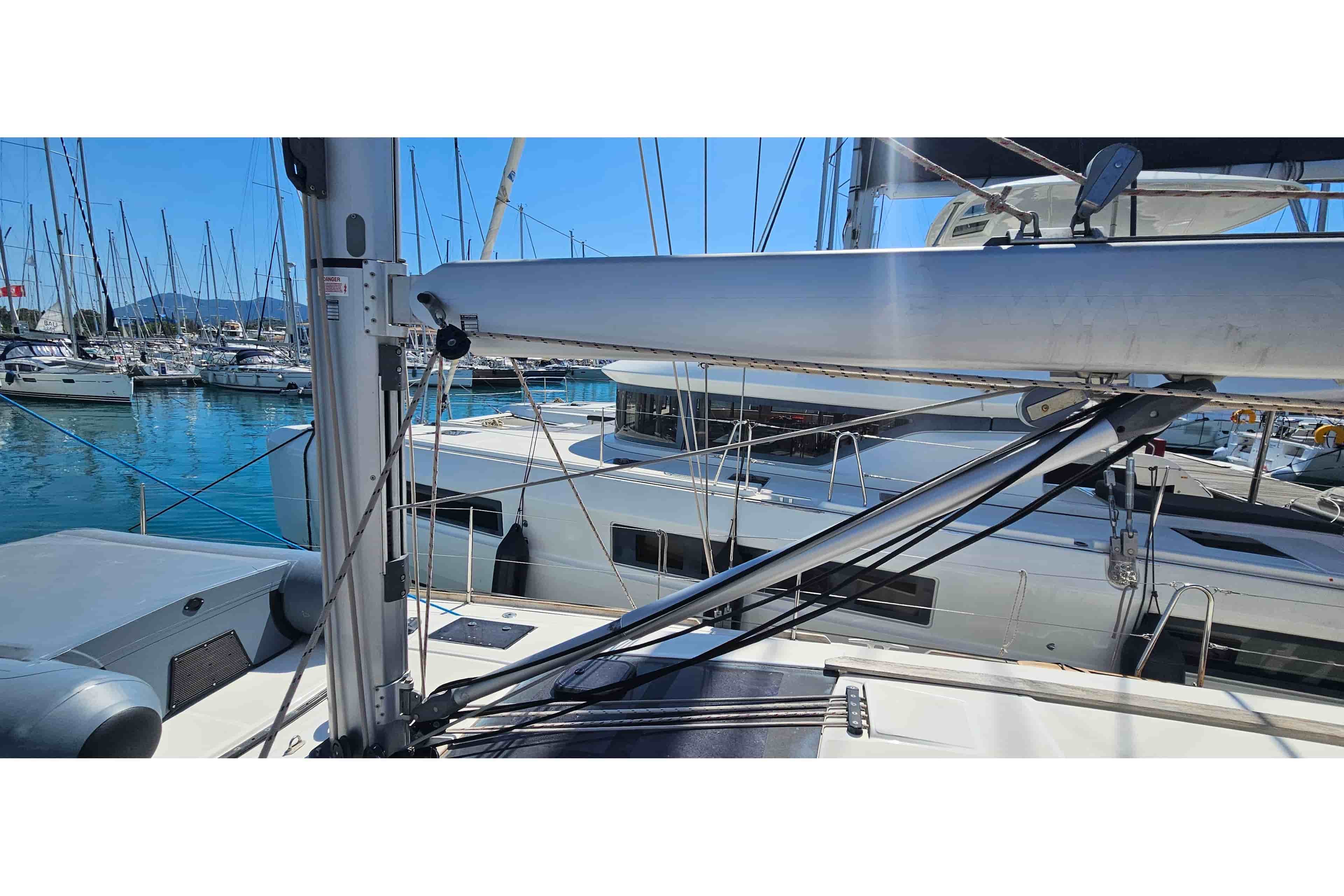 2020 Dufour 460 - View 3