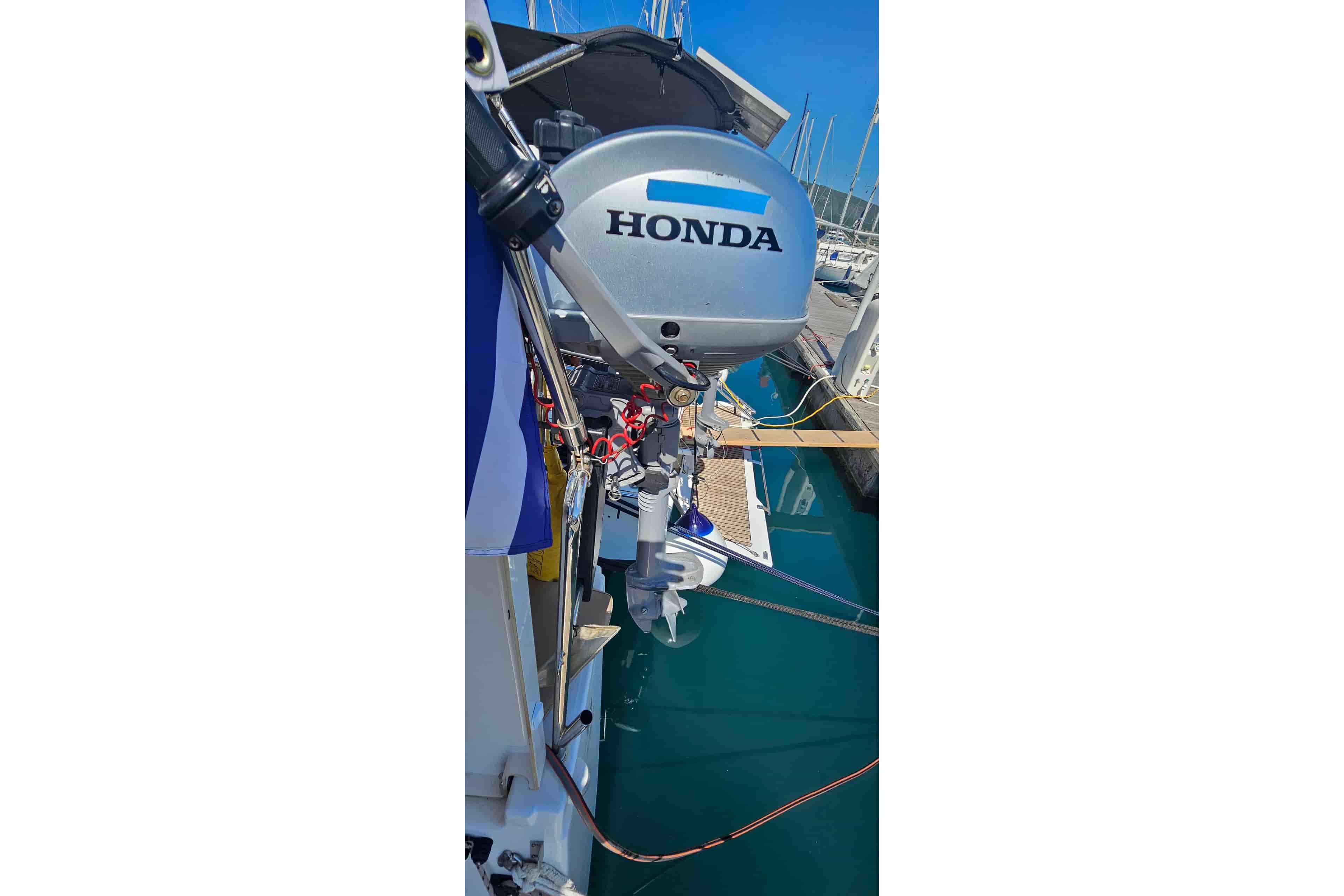 2020 Dufour 390 - View 19