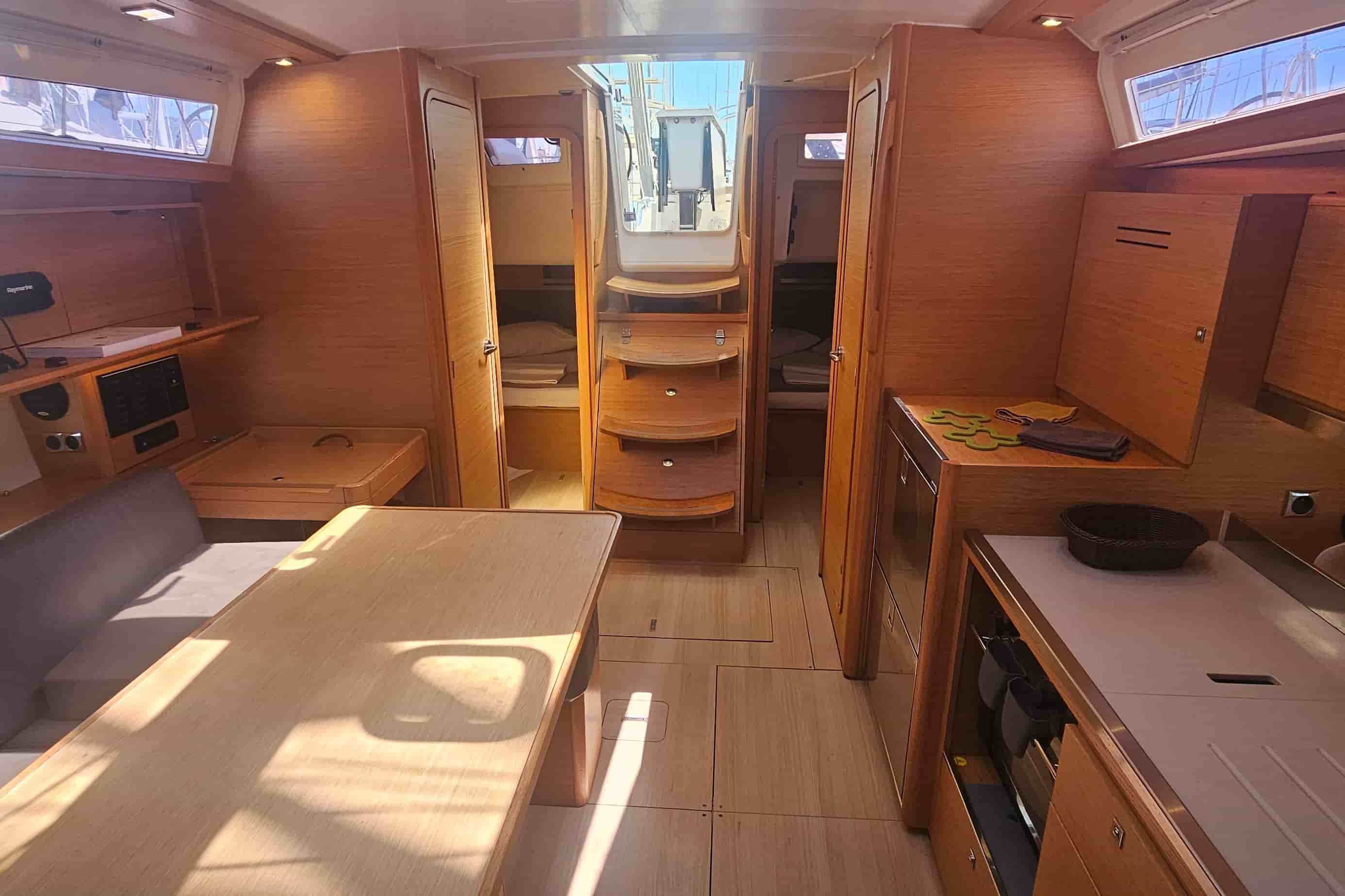 2020 Dufour 390 - View 20