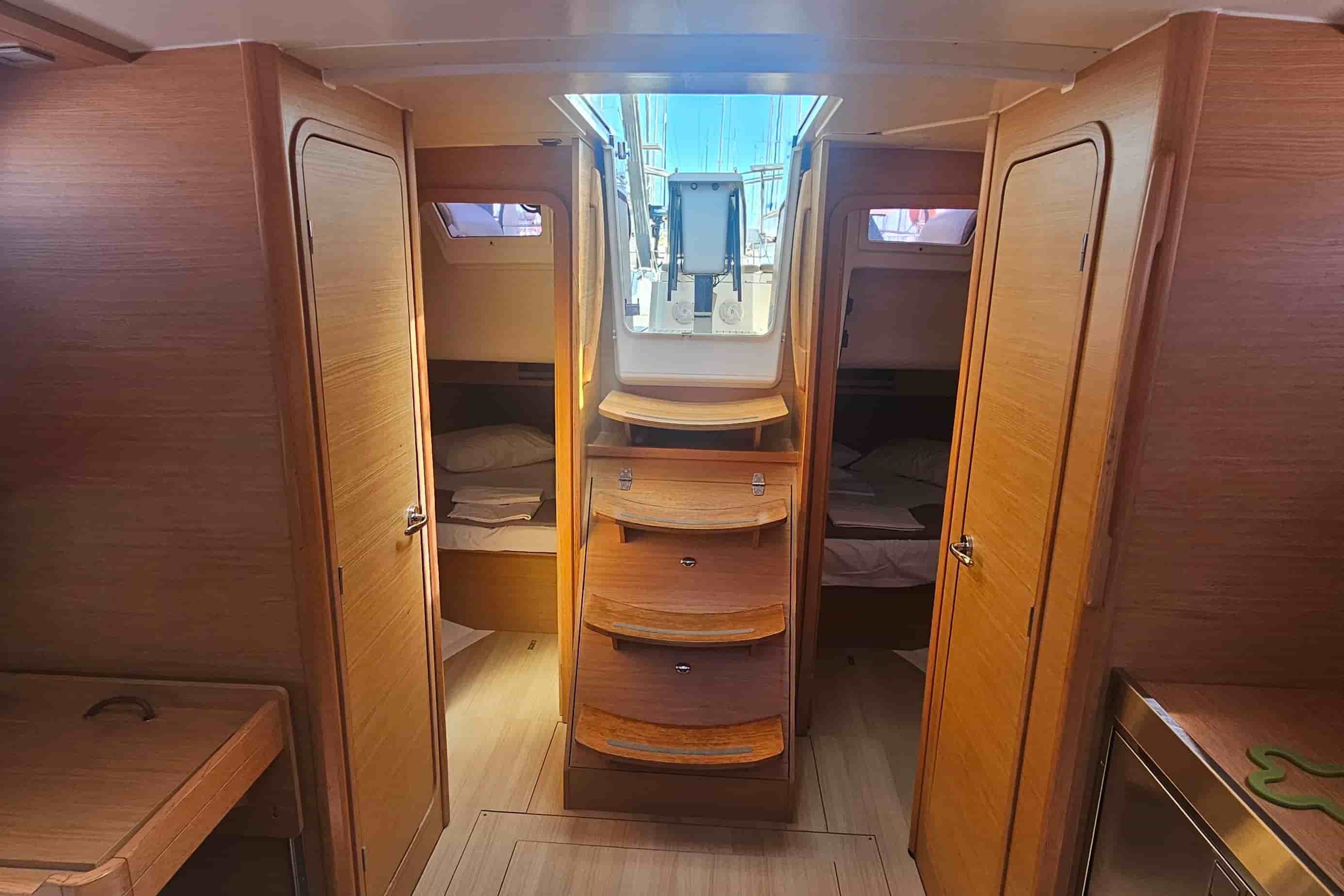 2020 Dufour 390 - View 22