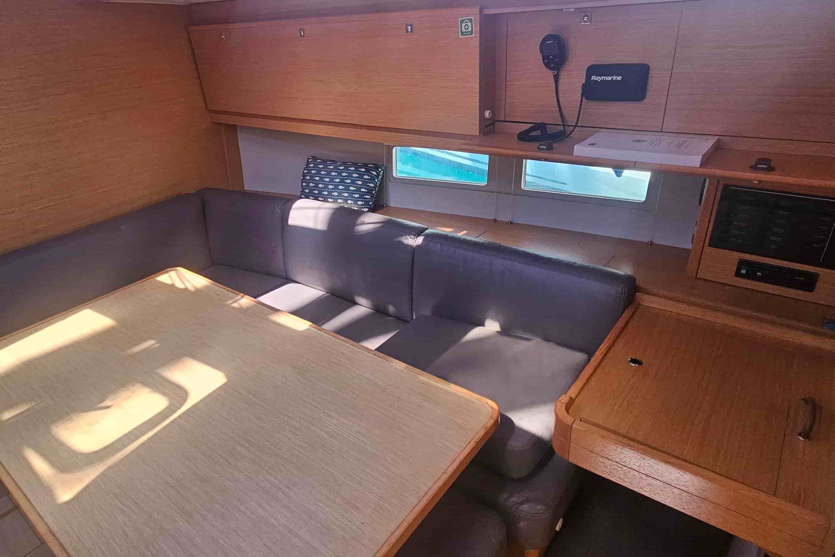 2020 Dufour 390 - View 23