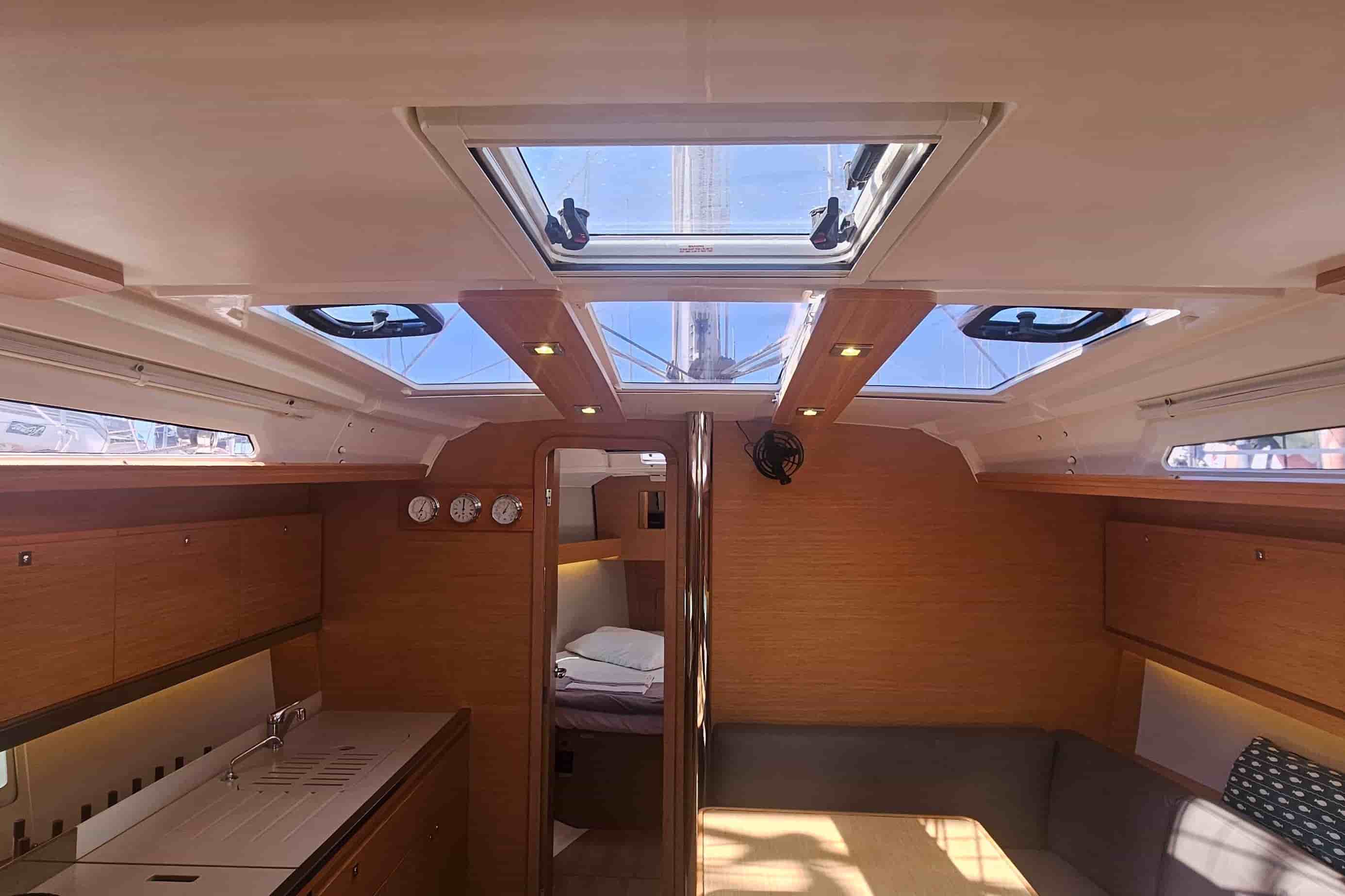 2020 Dufour 390 - View 24