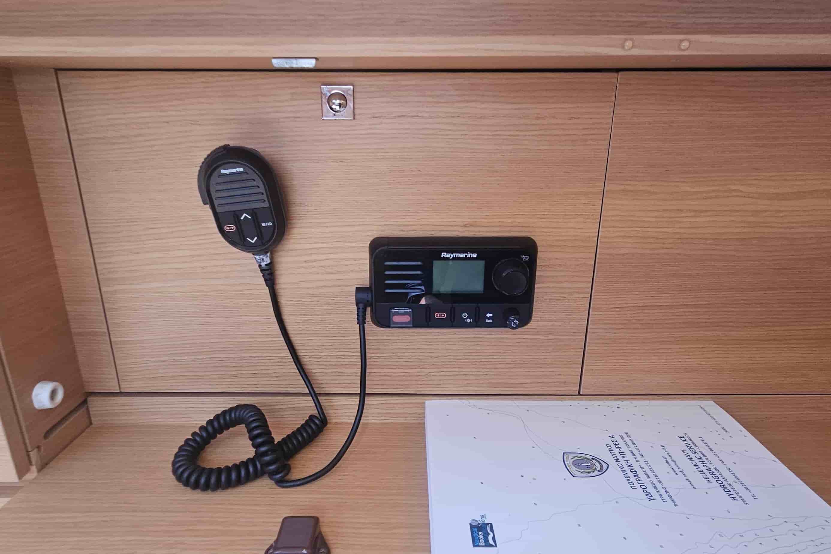 2020 Dufour 390 - View 26