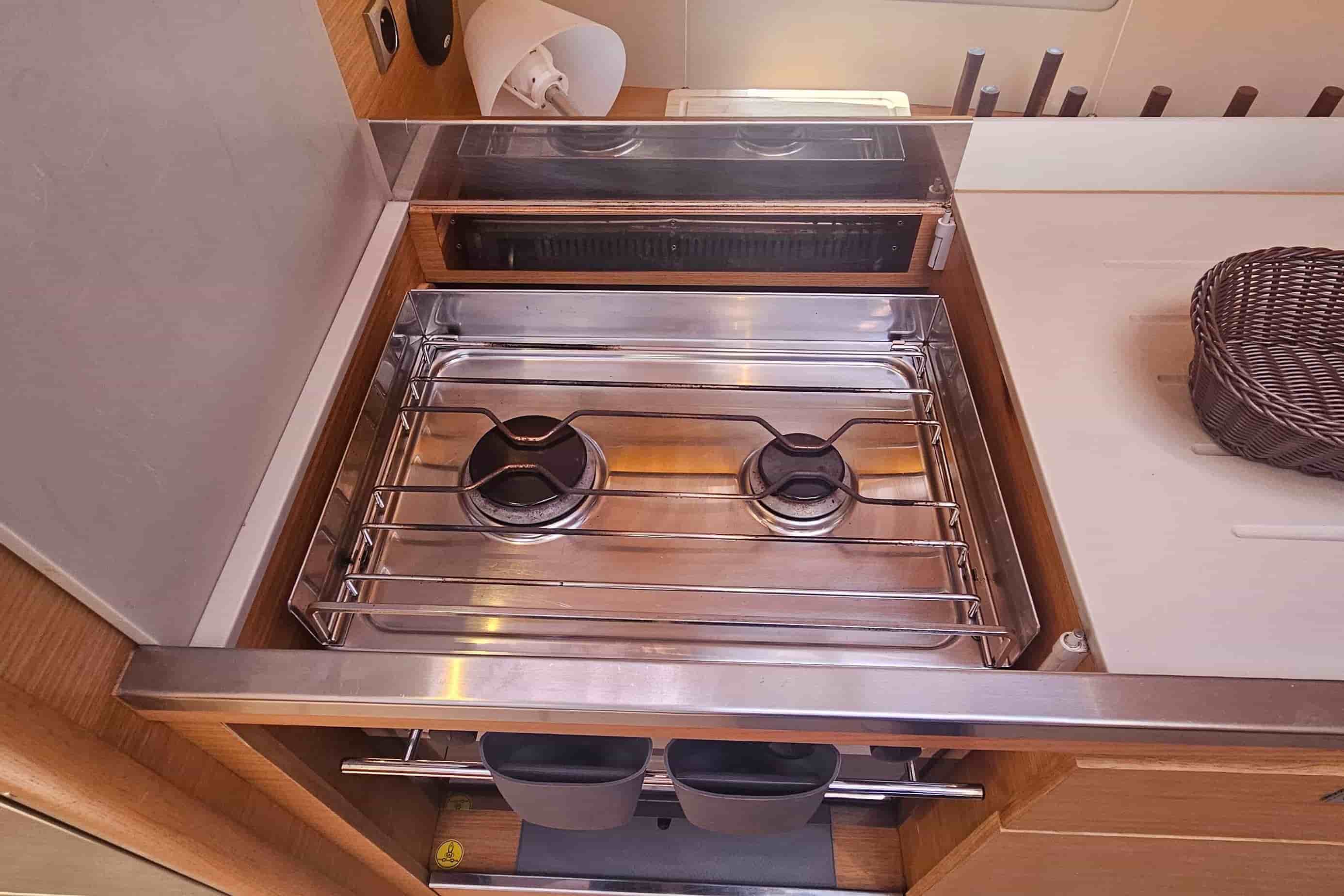 2020 Dufour 390 - View 29