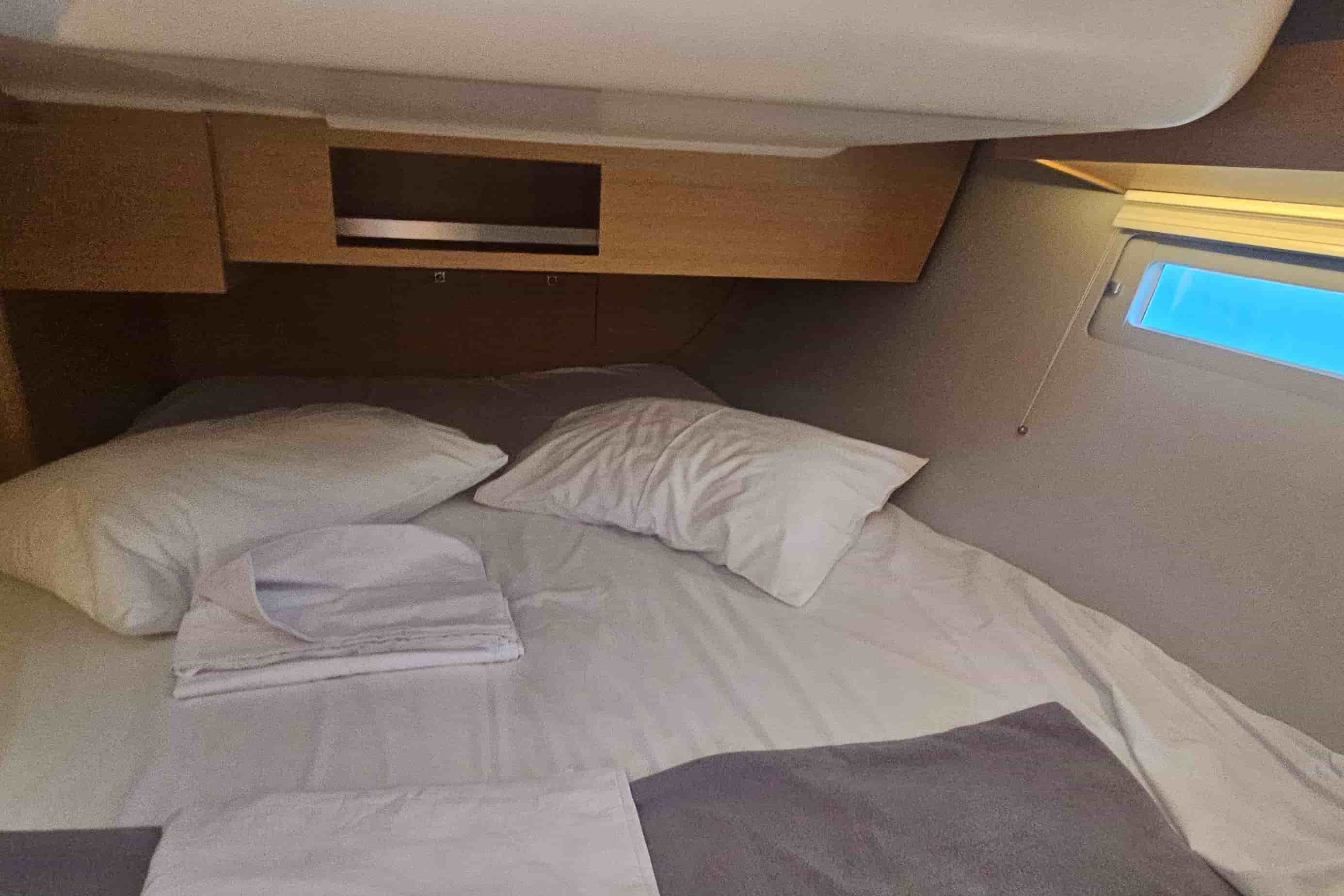 2020 Dufour 390 - View 36