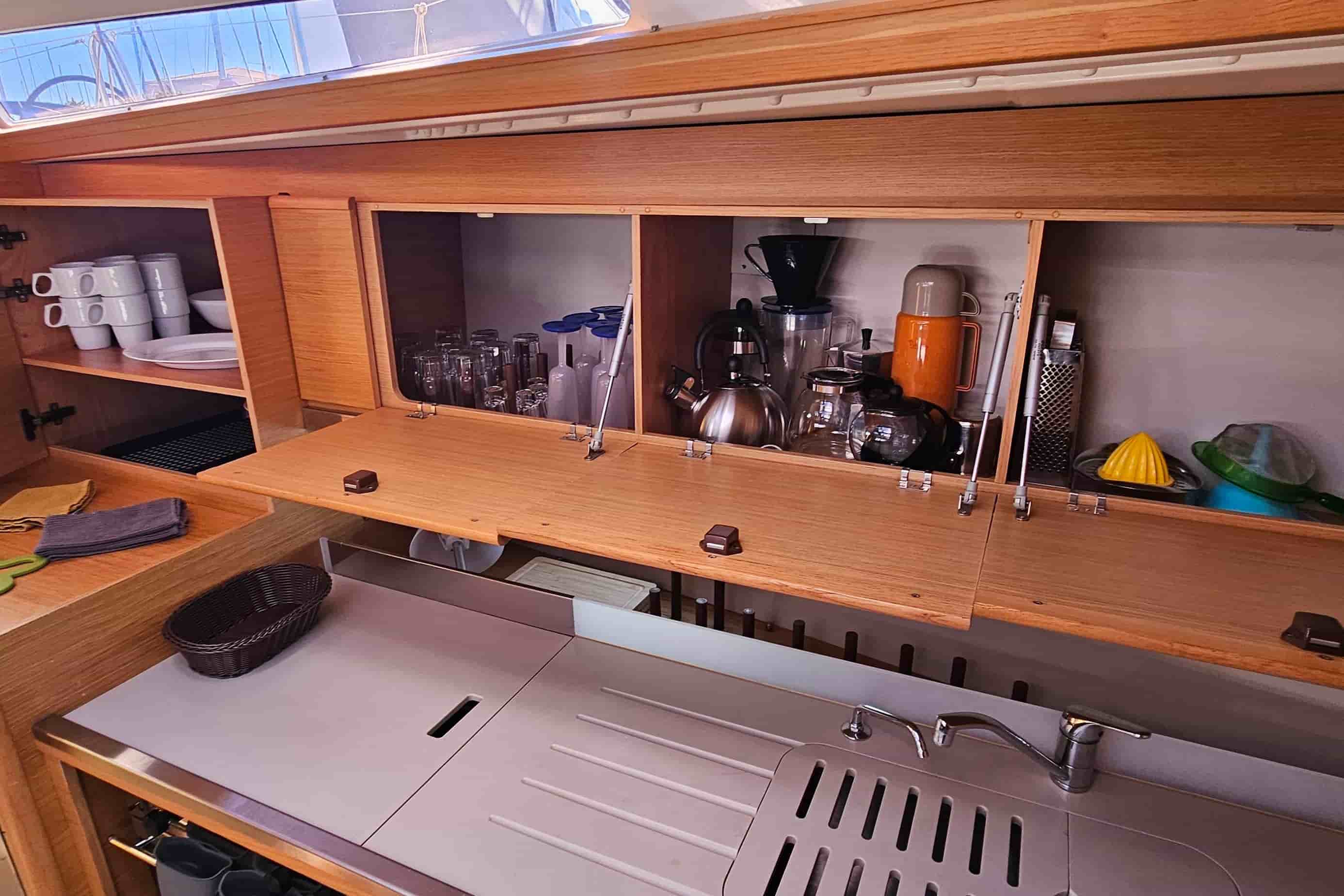 2020 Dufour 390 - View 38