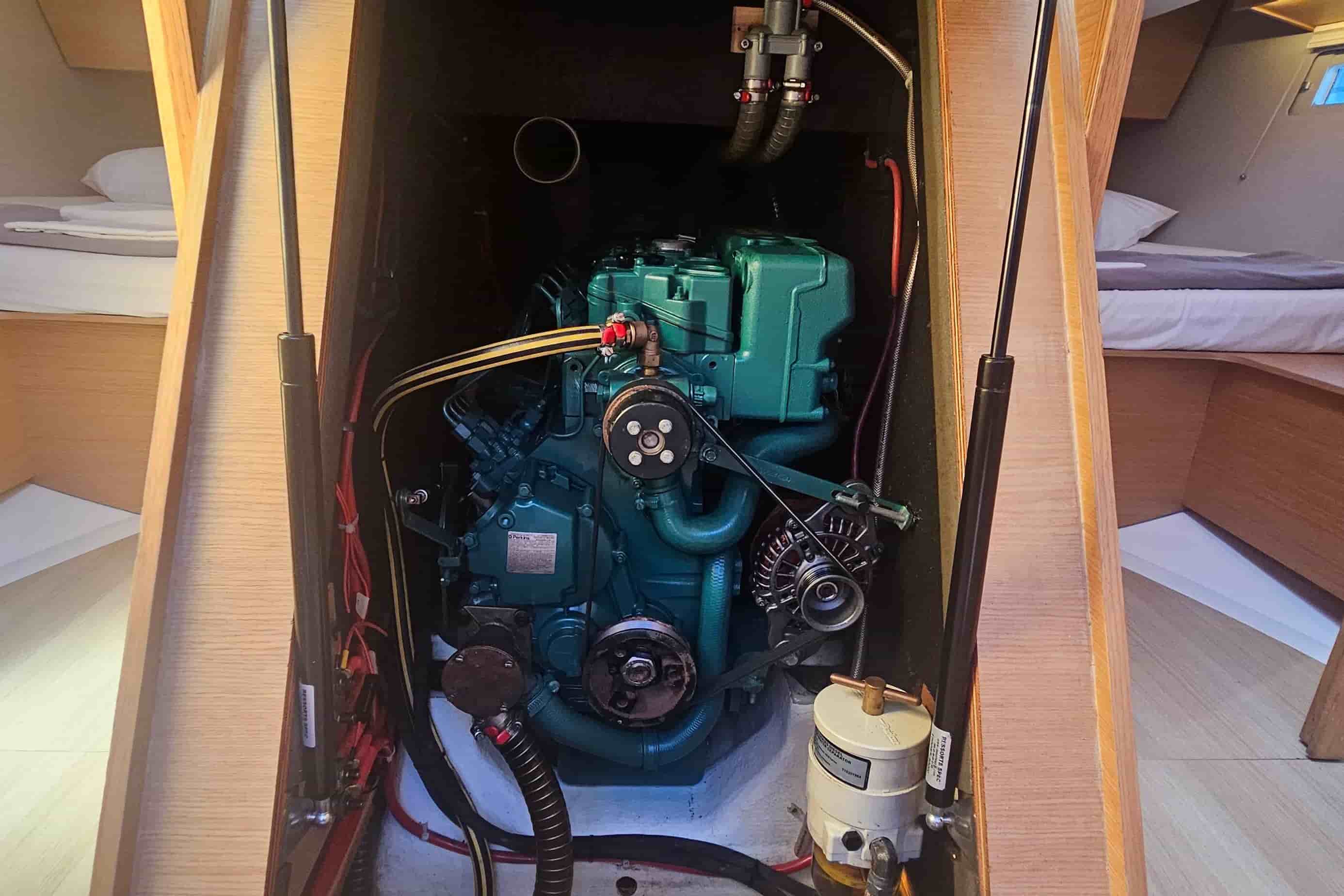 2020 Dufour 390 - View 40