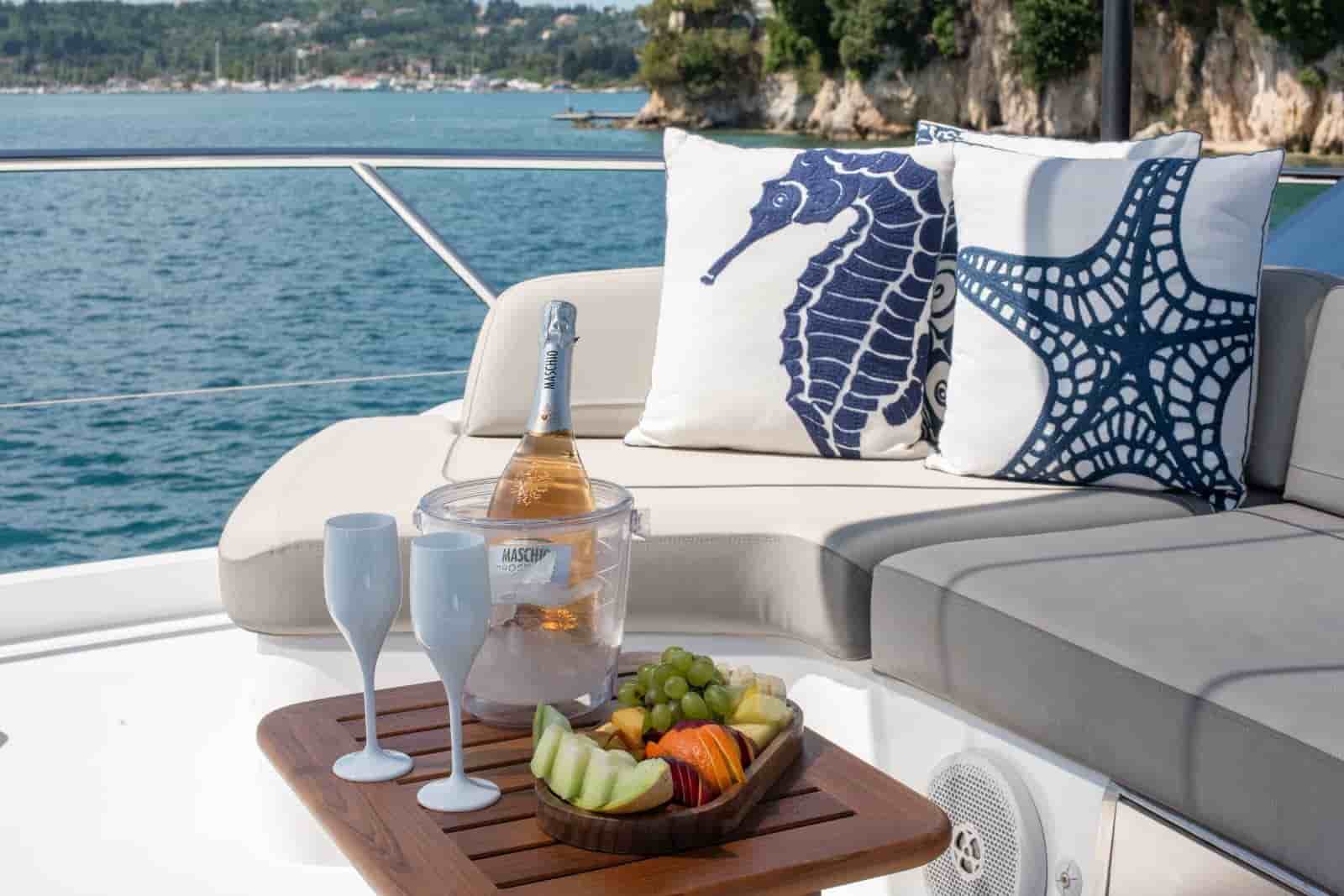 2019 Princess S65 - View 14