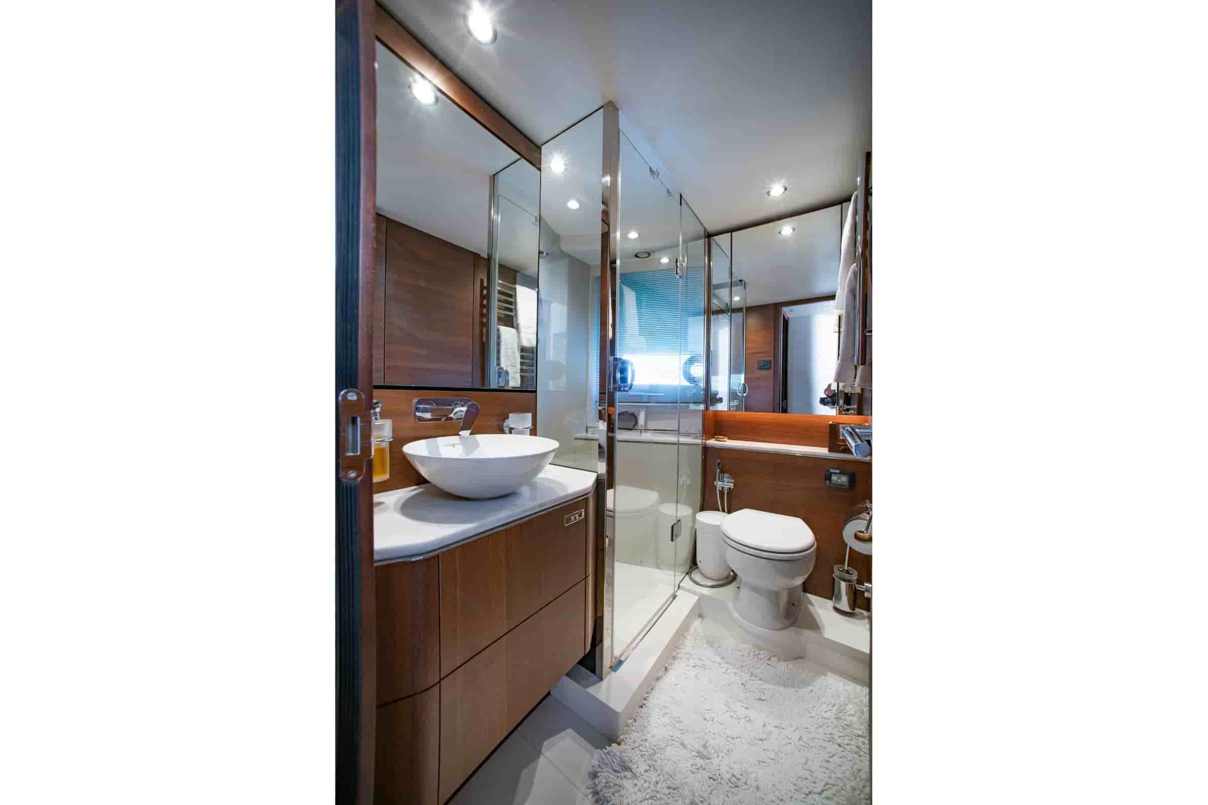 2019 Princess S65 - View 25