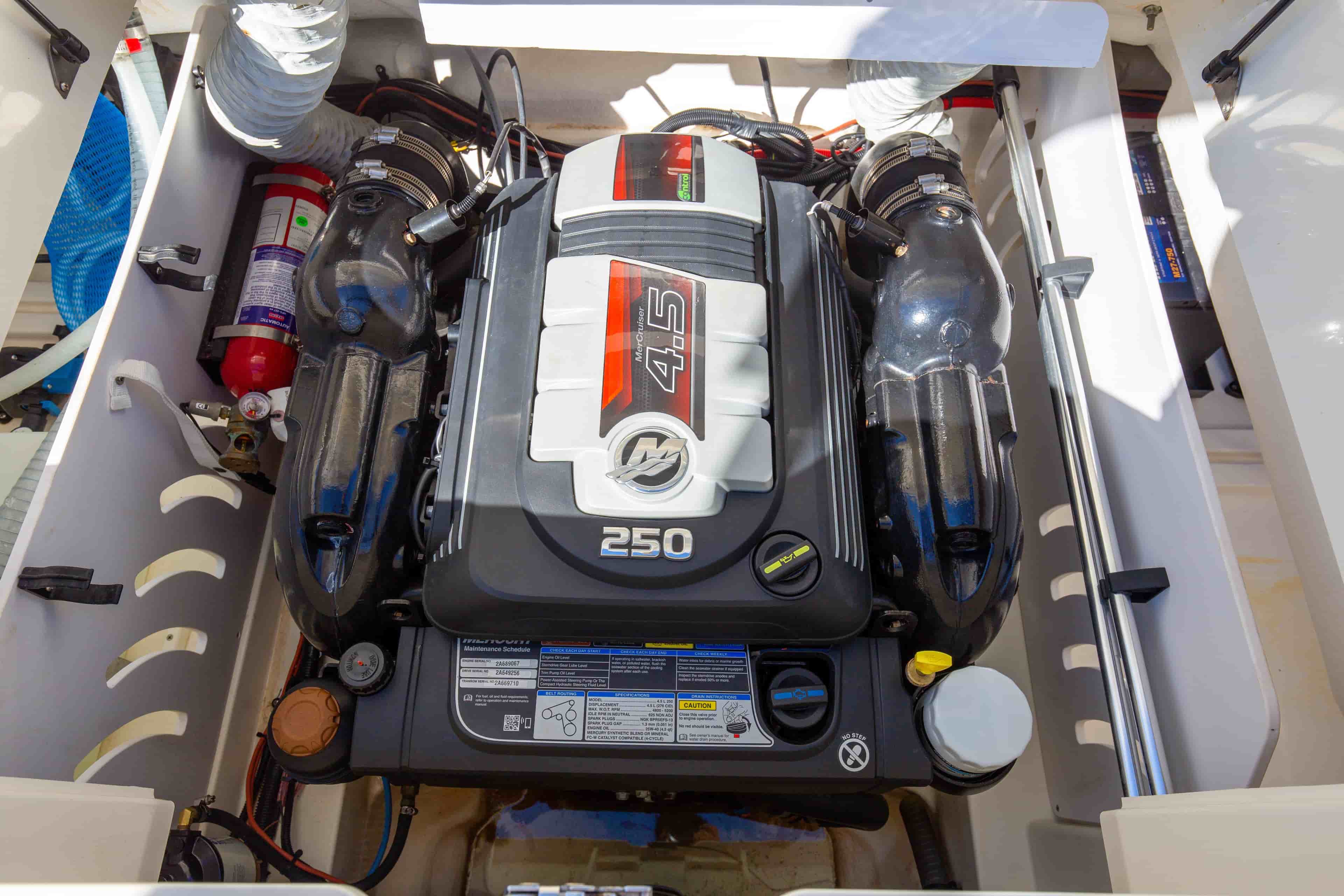 2021 Sea Ray SPX 230 - View 15