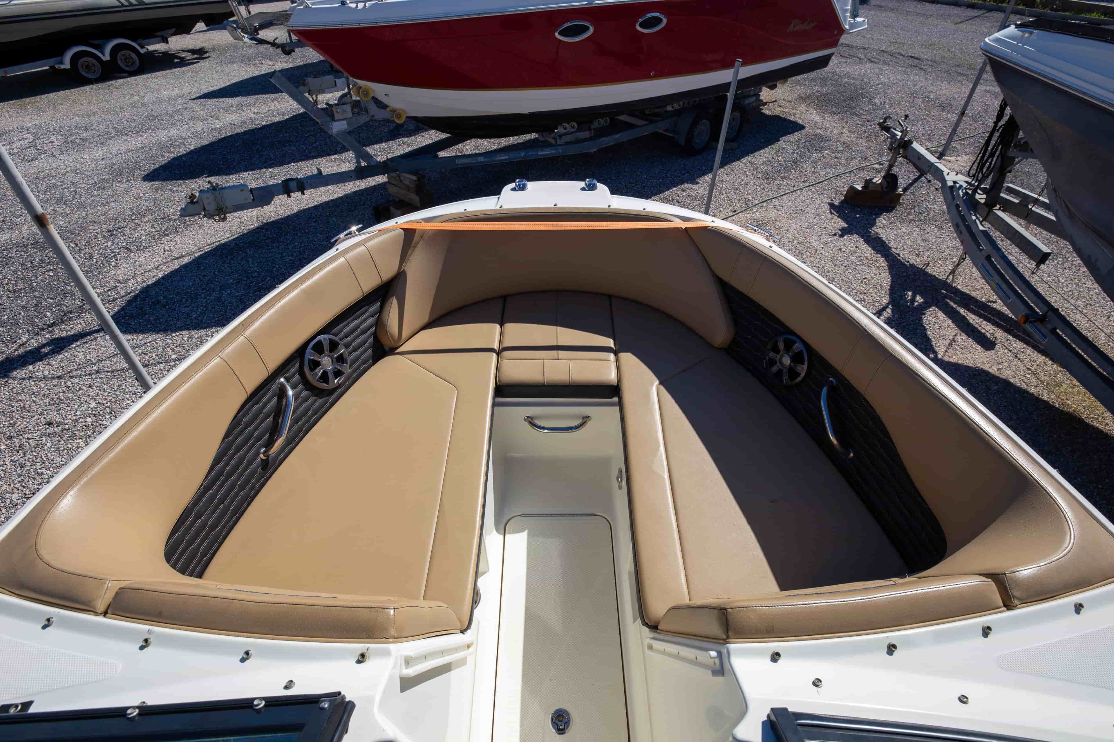 2021 Sea Ray SPX 230 - View 3