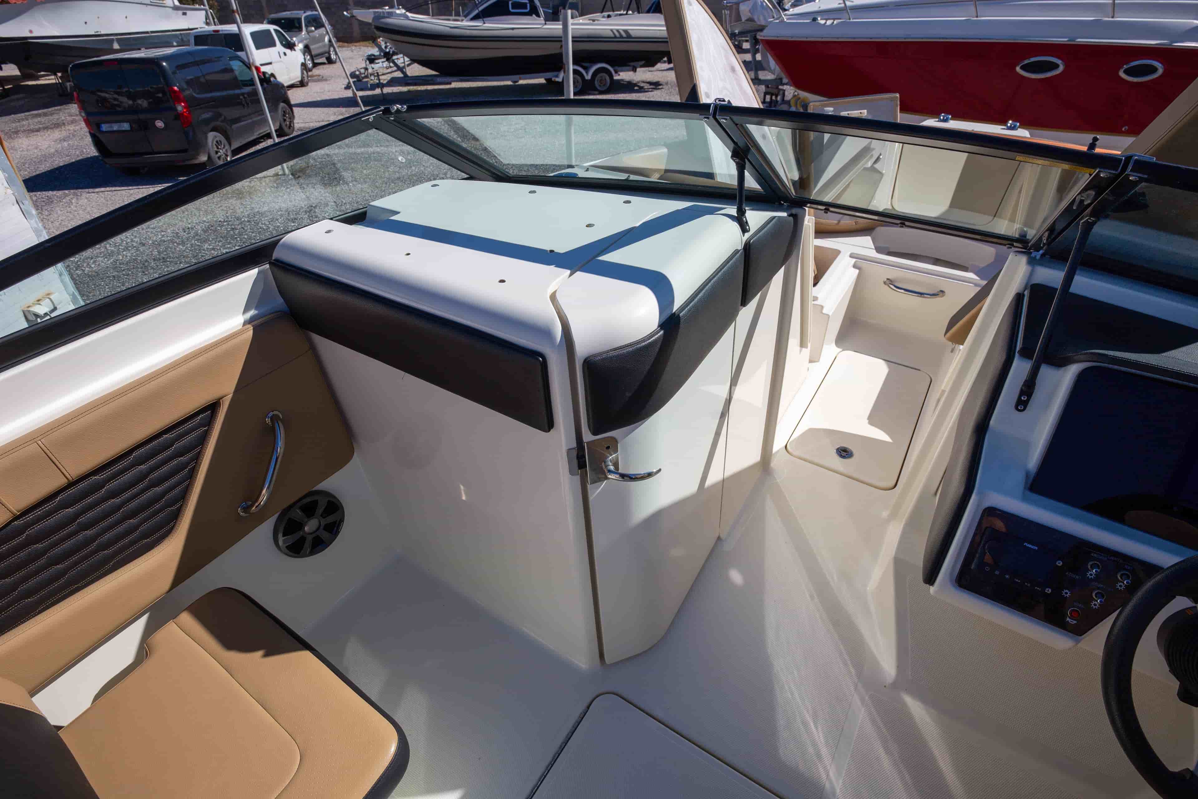 2021 Sea Ray SPX 230 - View 8