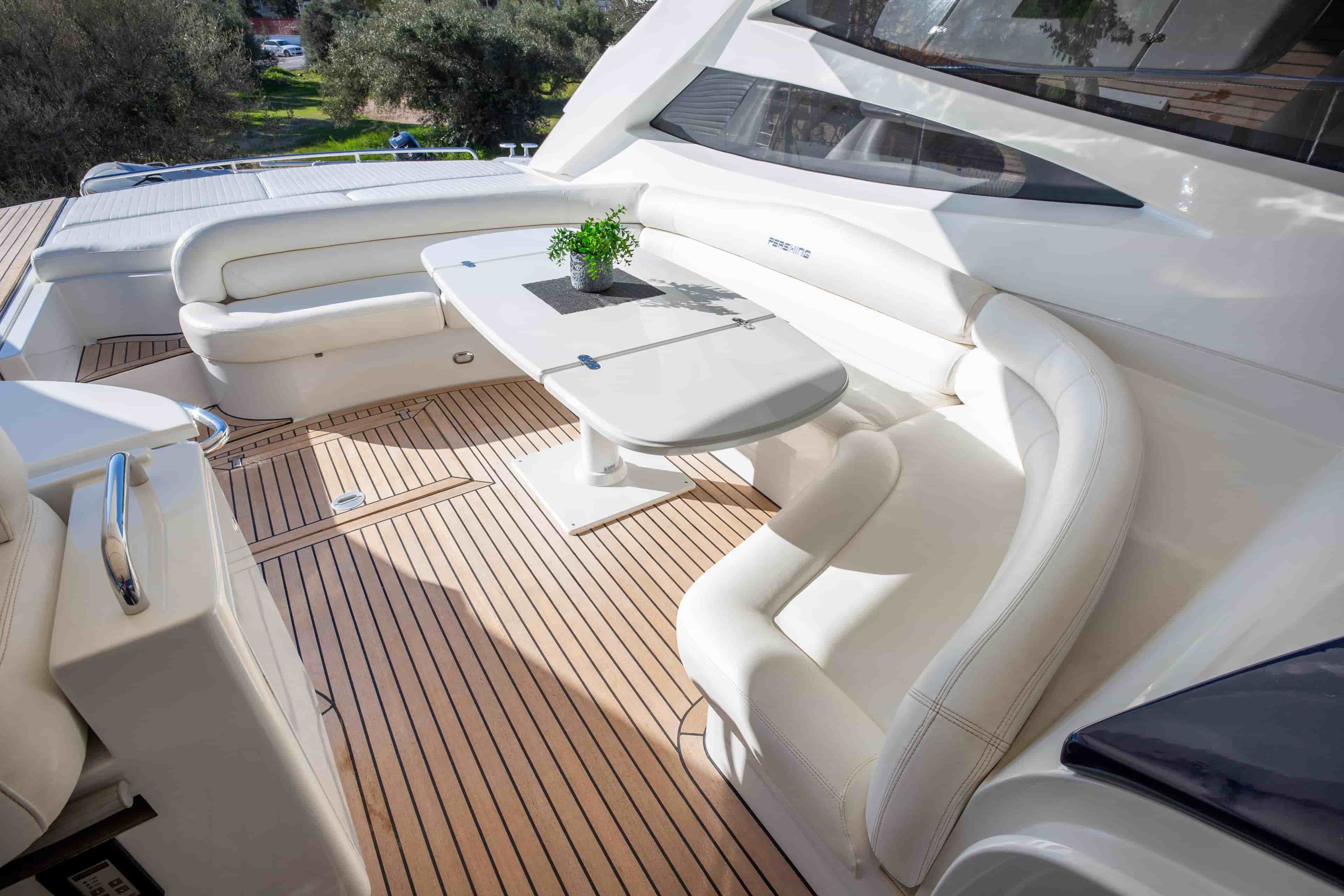 2002 Pershing 52 - View 11