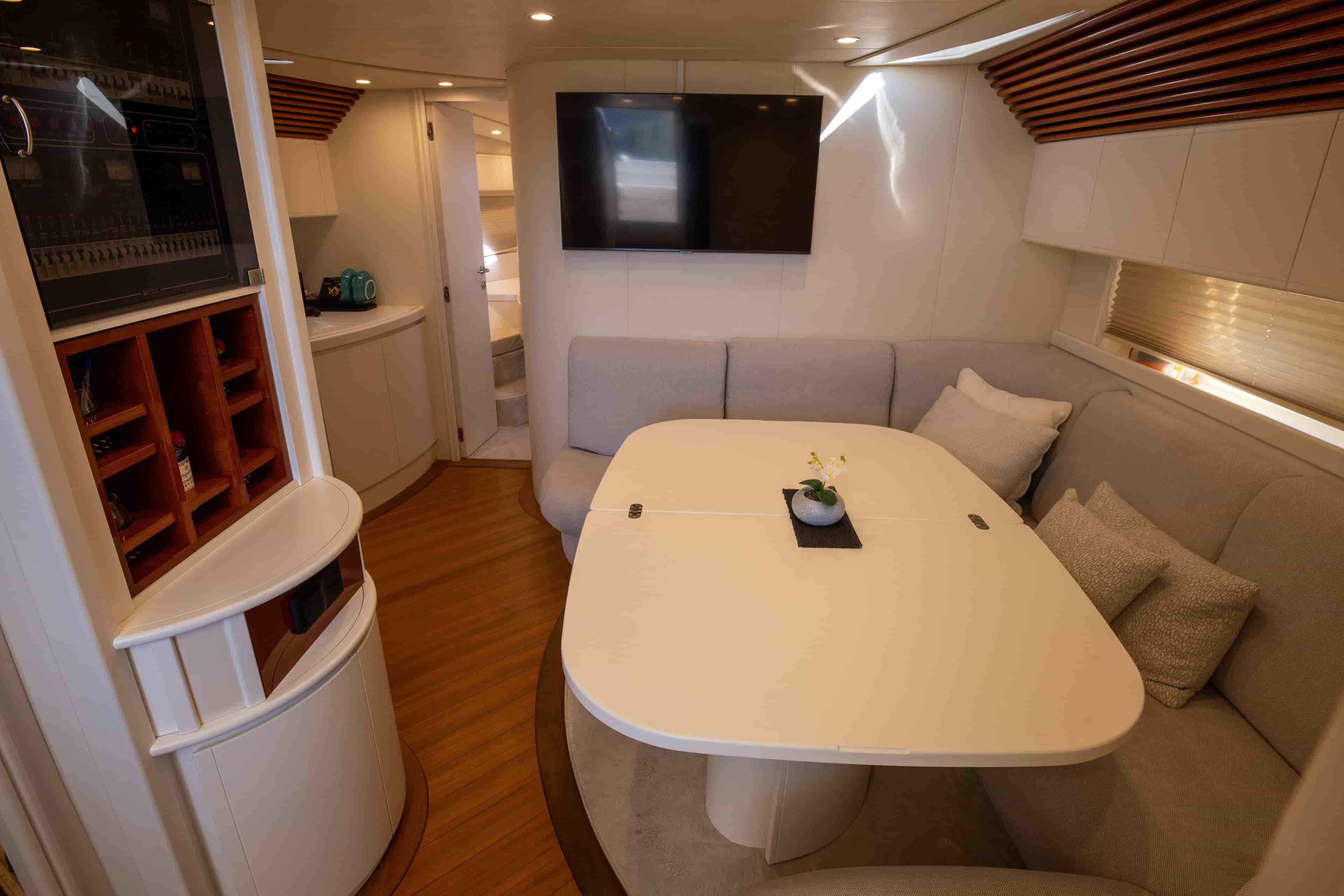 2002 Pershing 52 - View 15