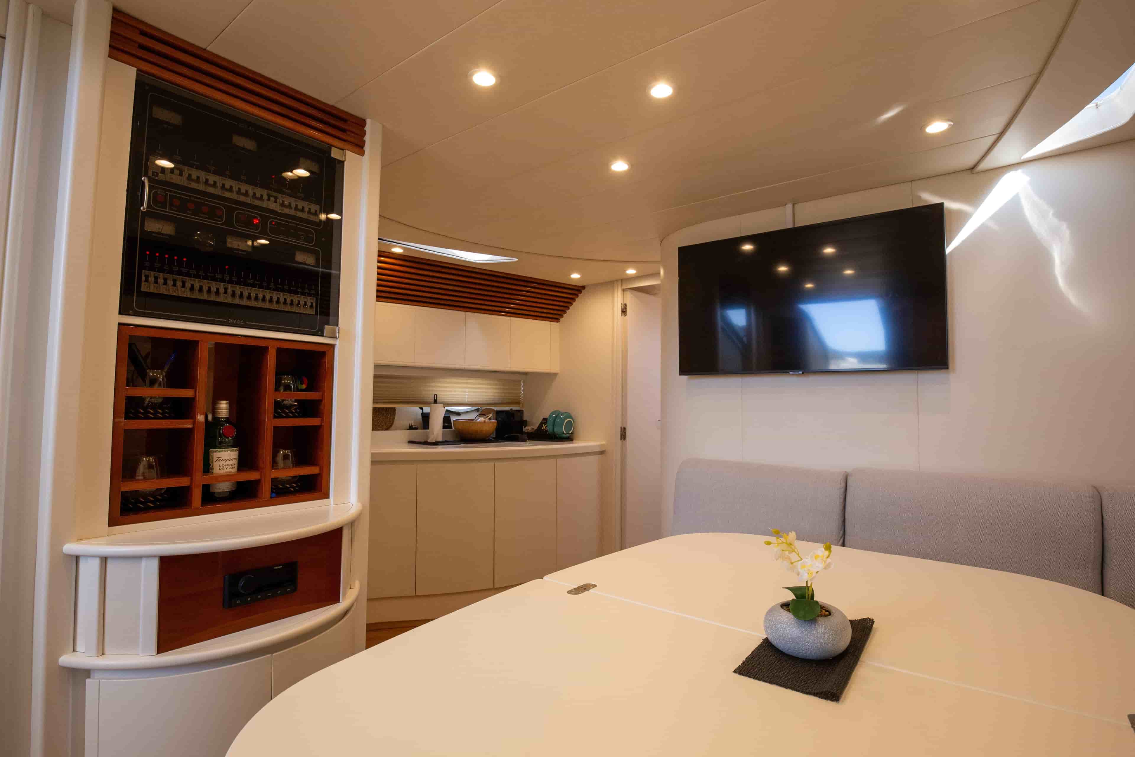 2002 Pershing 52 - View 18