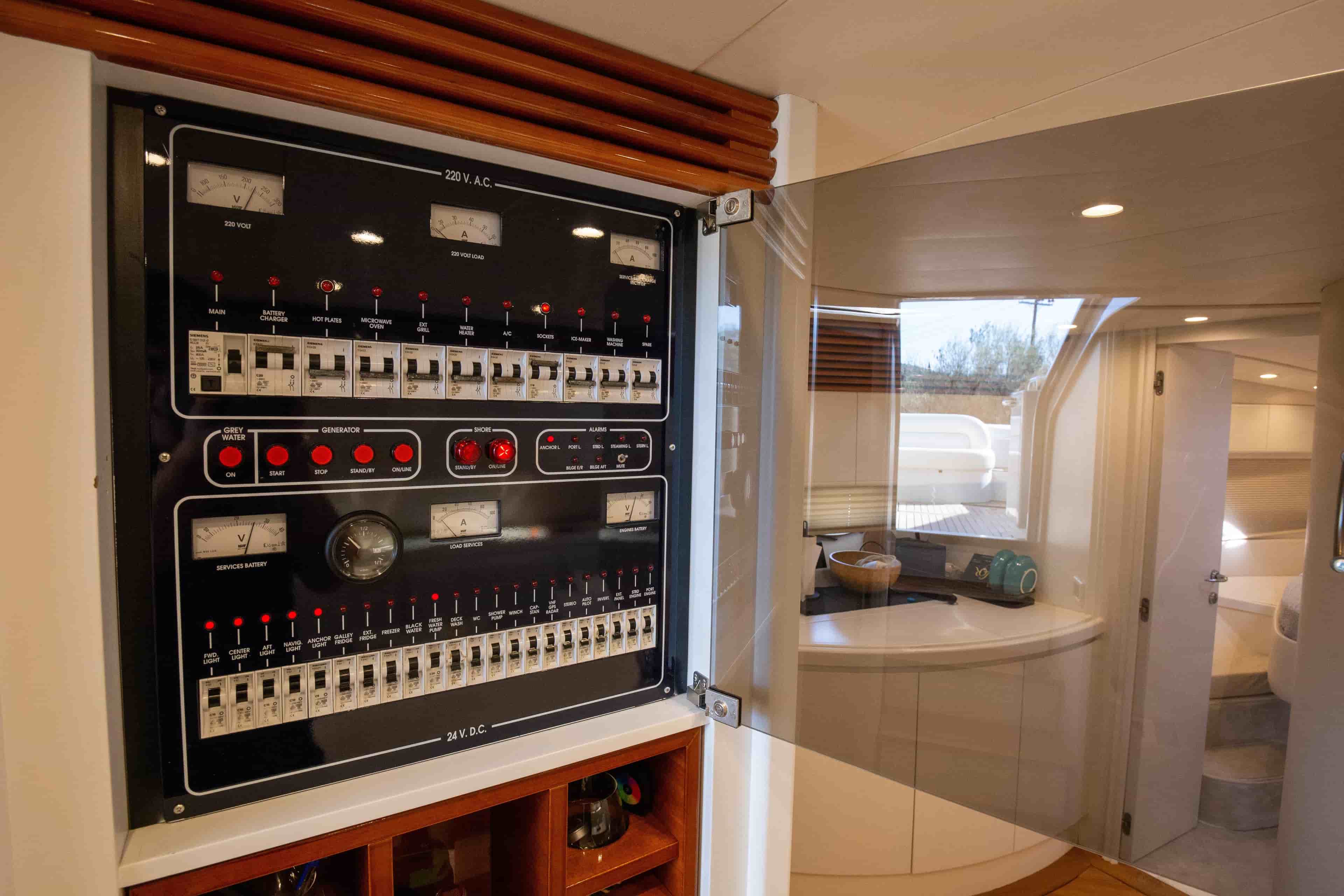 2002 Pershing 52 - View 19