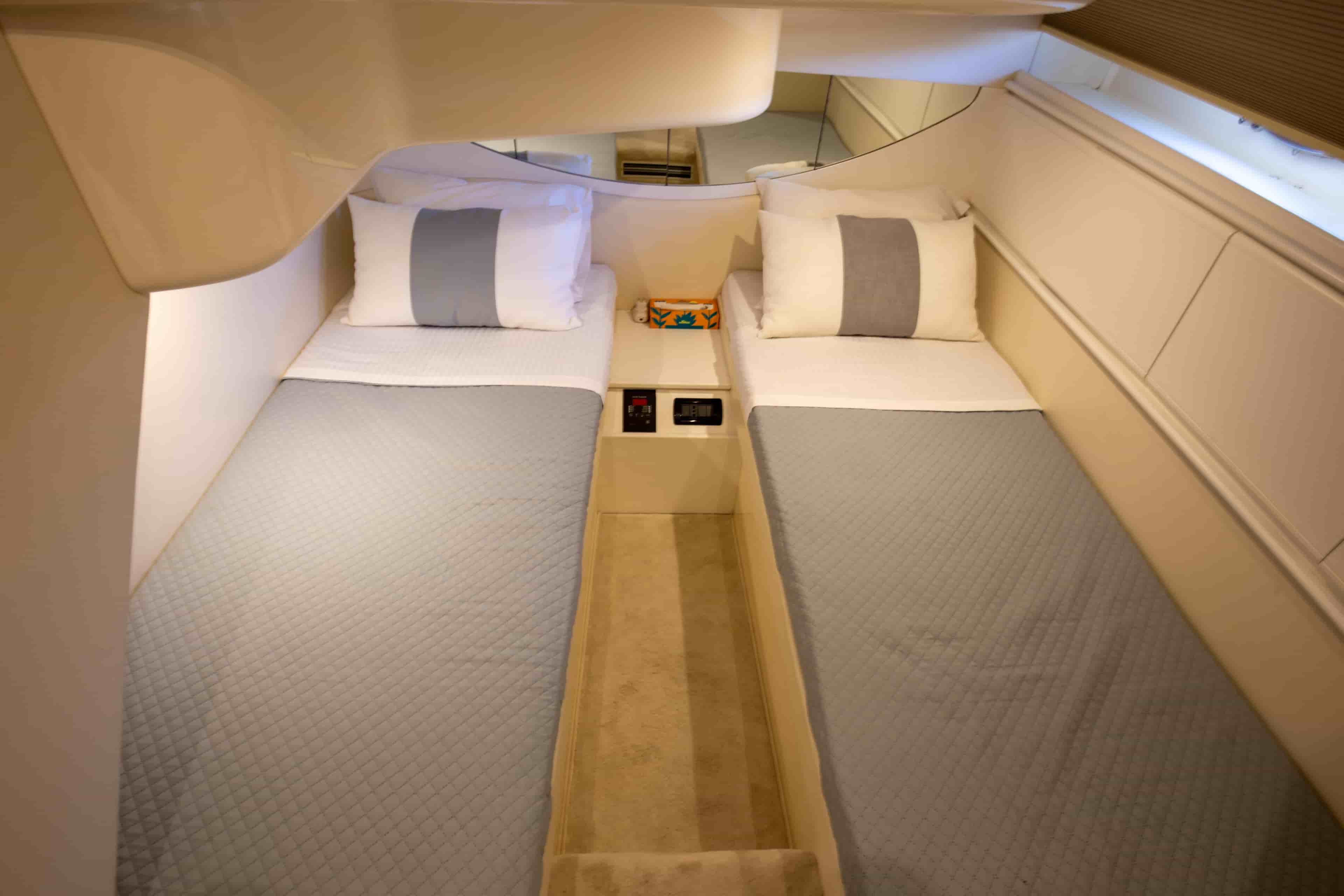 2002 Pershing 52 - View 23