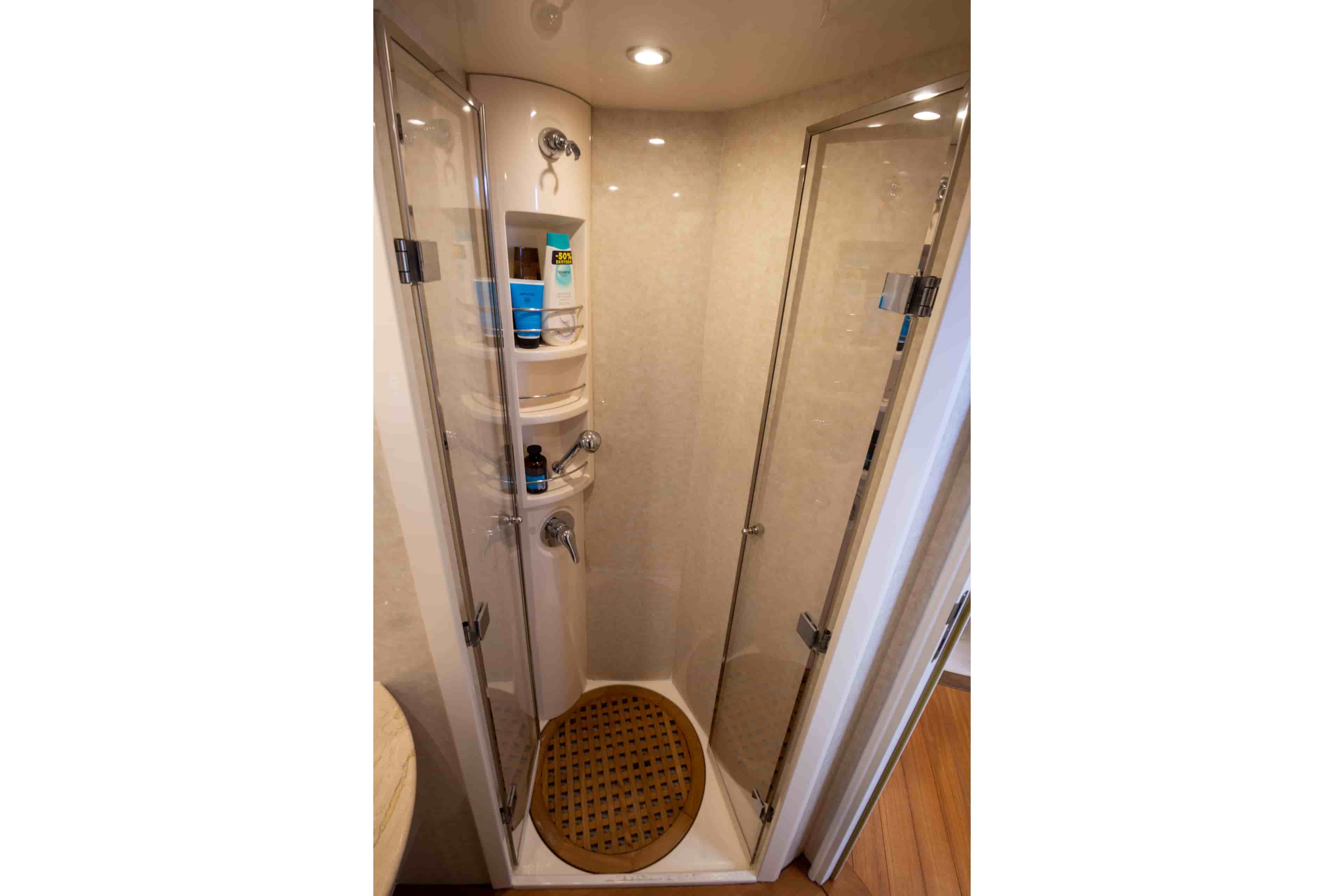 2002 Pershing 52 - View 25