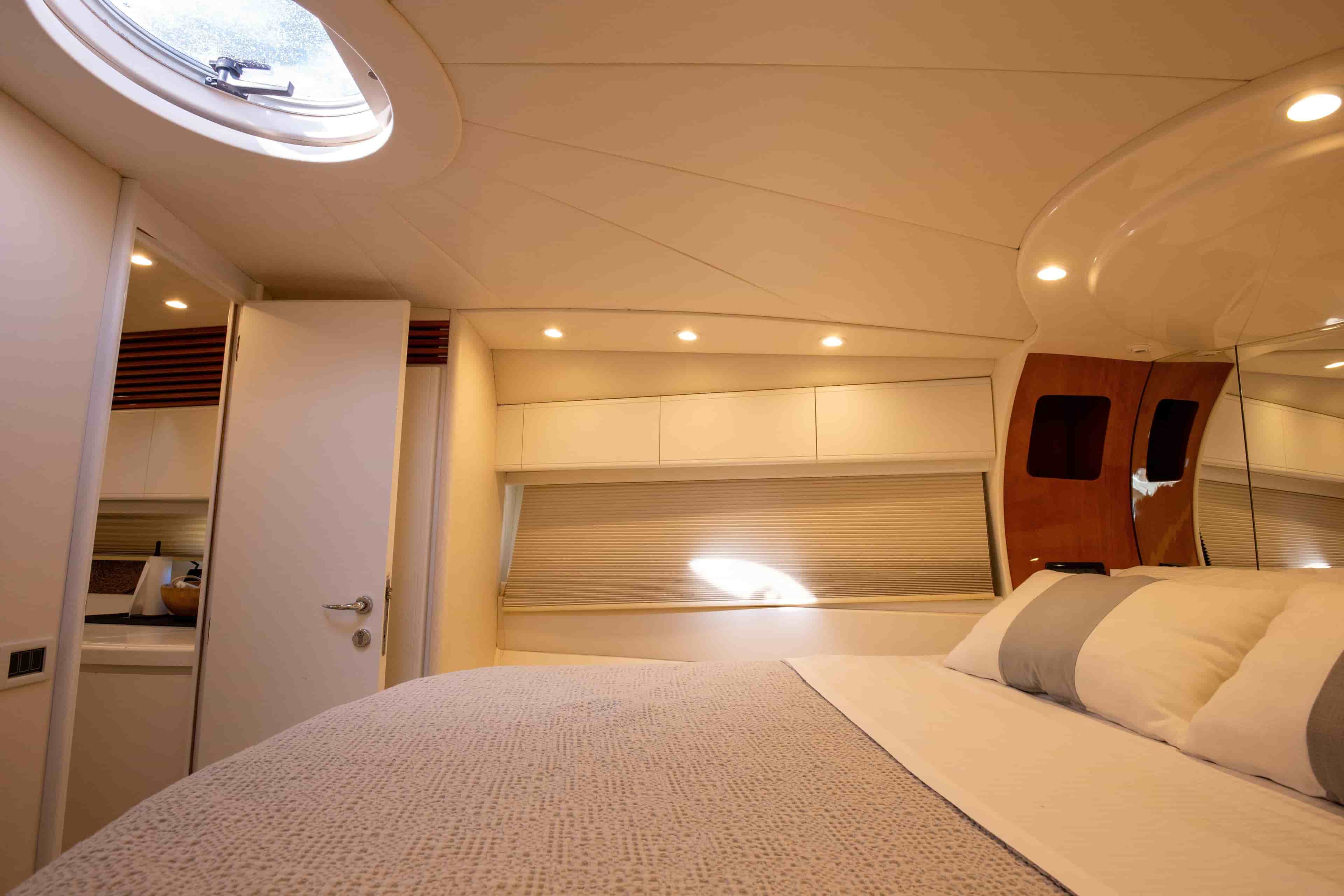 2002 Pershing 52 - View 27