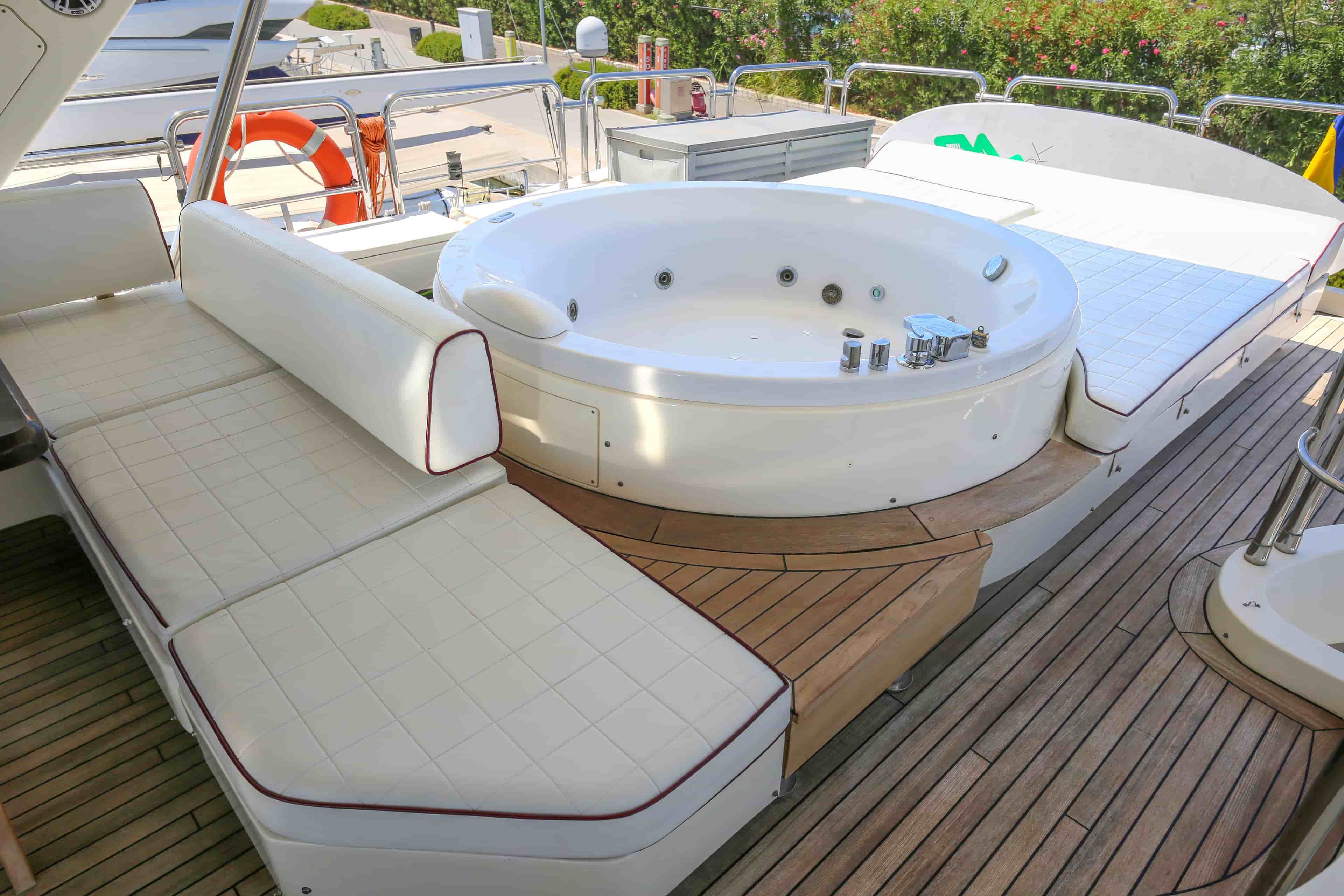 2010 Azimut Fly 78 - View 17