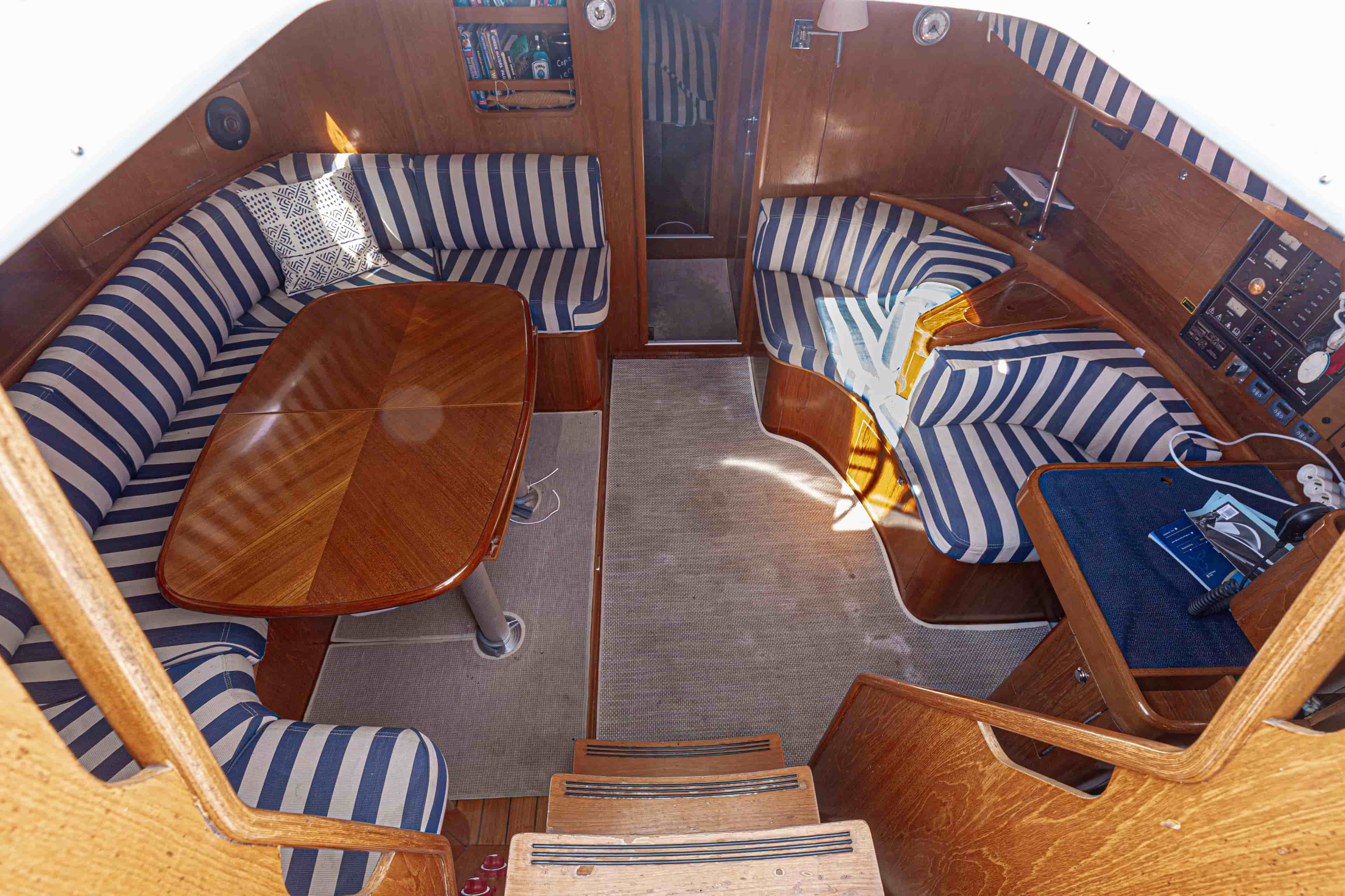 1999 Beneteau Oceanis 44 CC - View 24