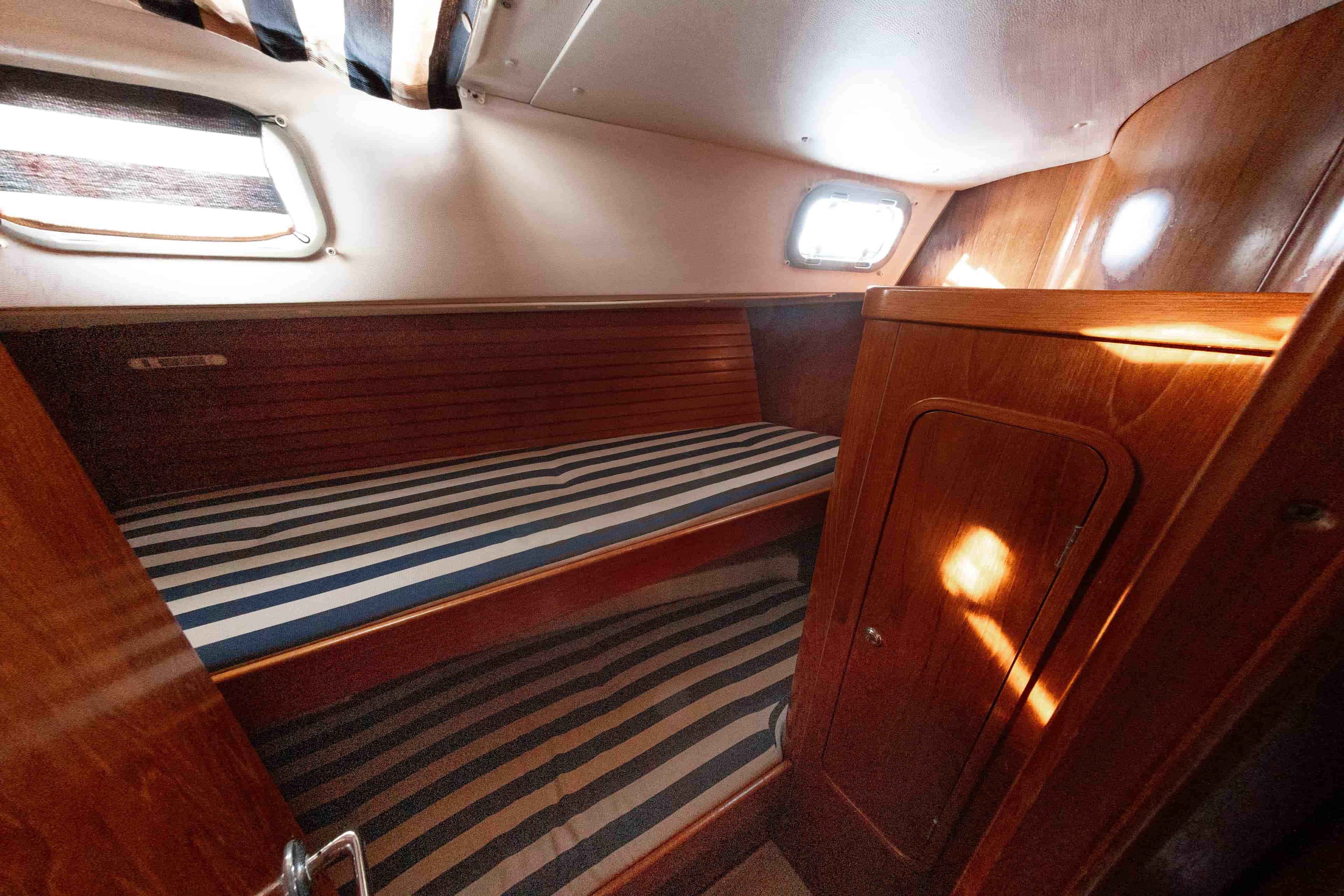 1999 Beneteau Oceanis 44 CC - View 34