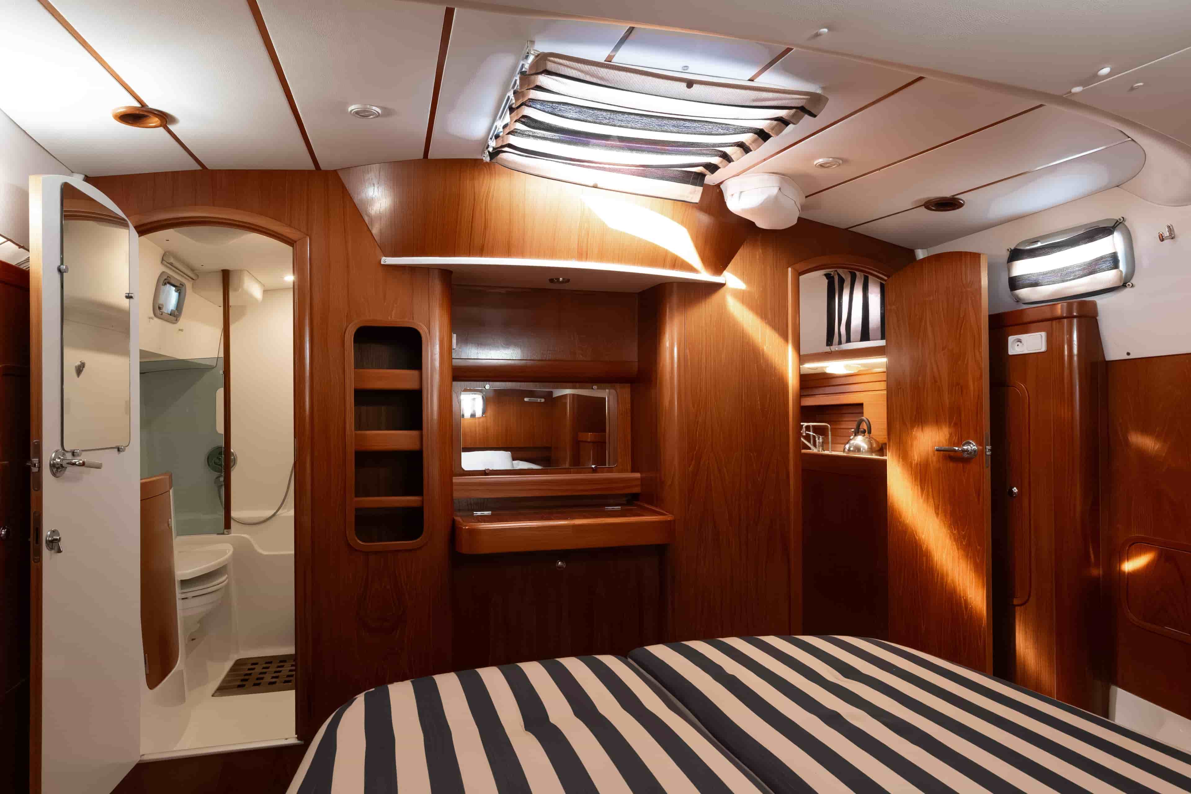 1999 Beneteau Oceanis 44 CC - View 41