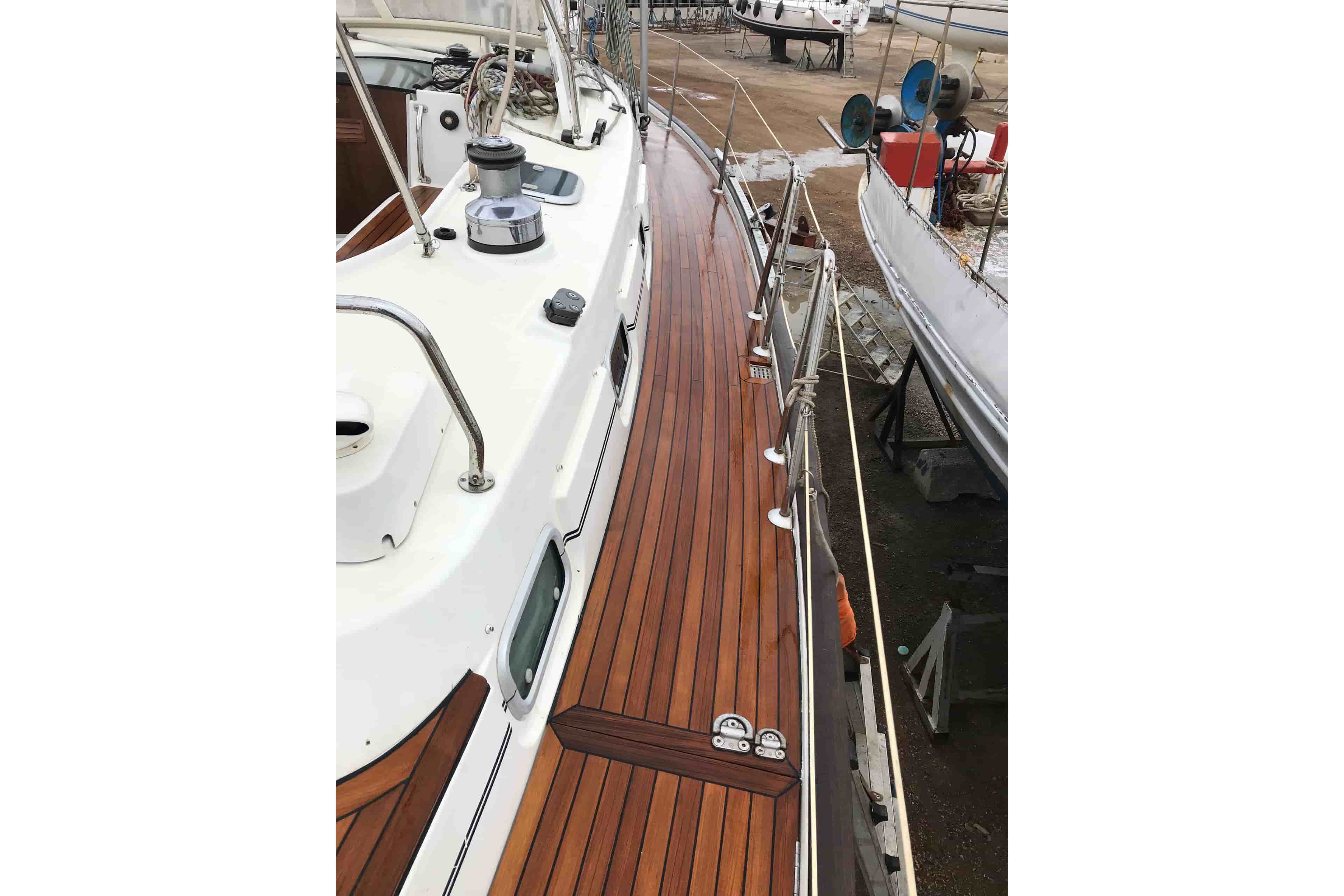 1999 Beneteau Oceanis 44 CC - View 9