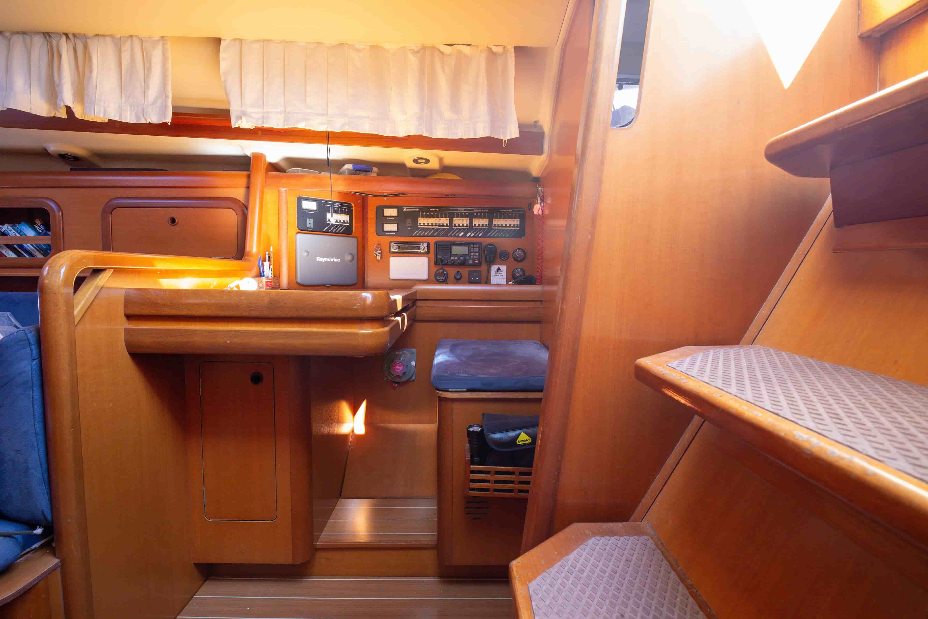 2005 Grand Soleil 43 - View 12