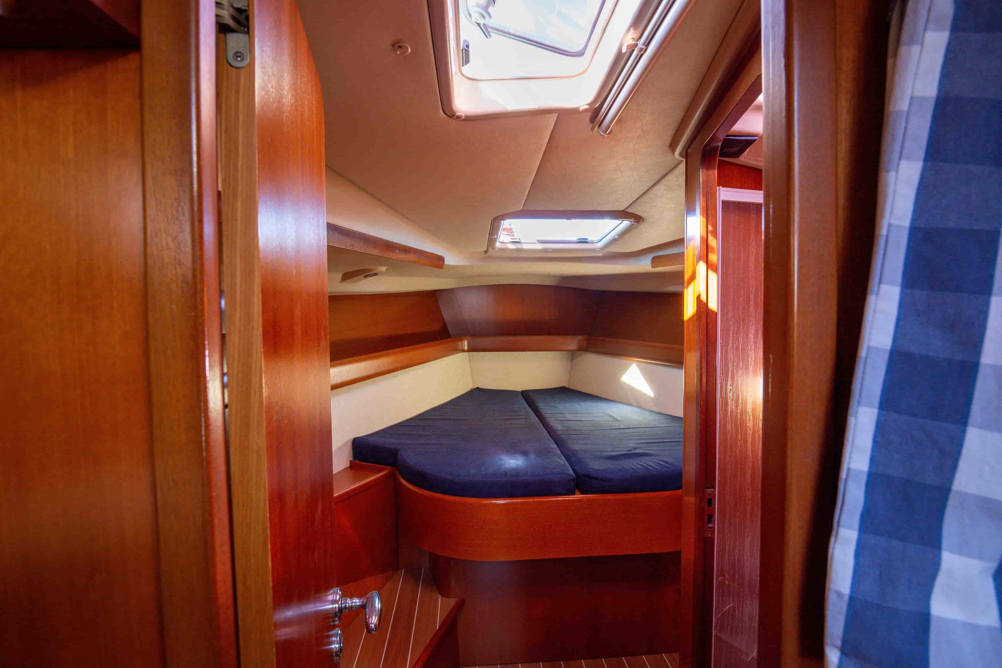 2005 Grand Soleil 43 - View 17