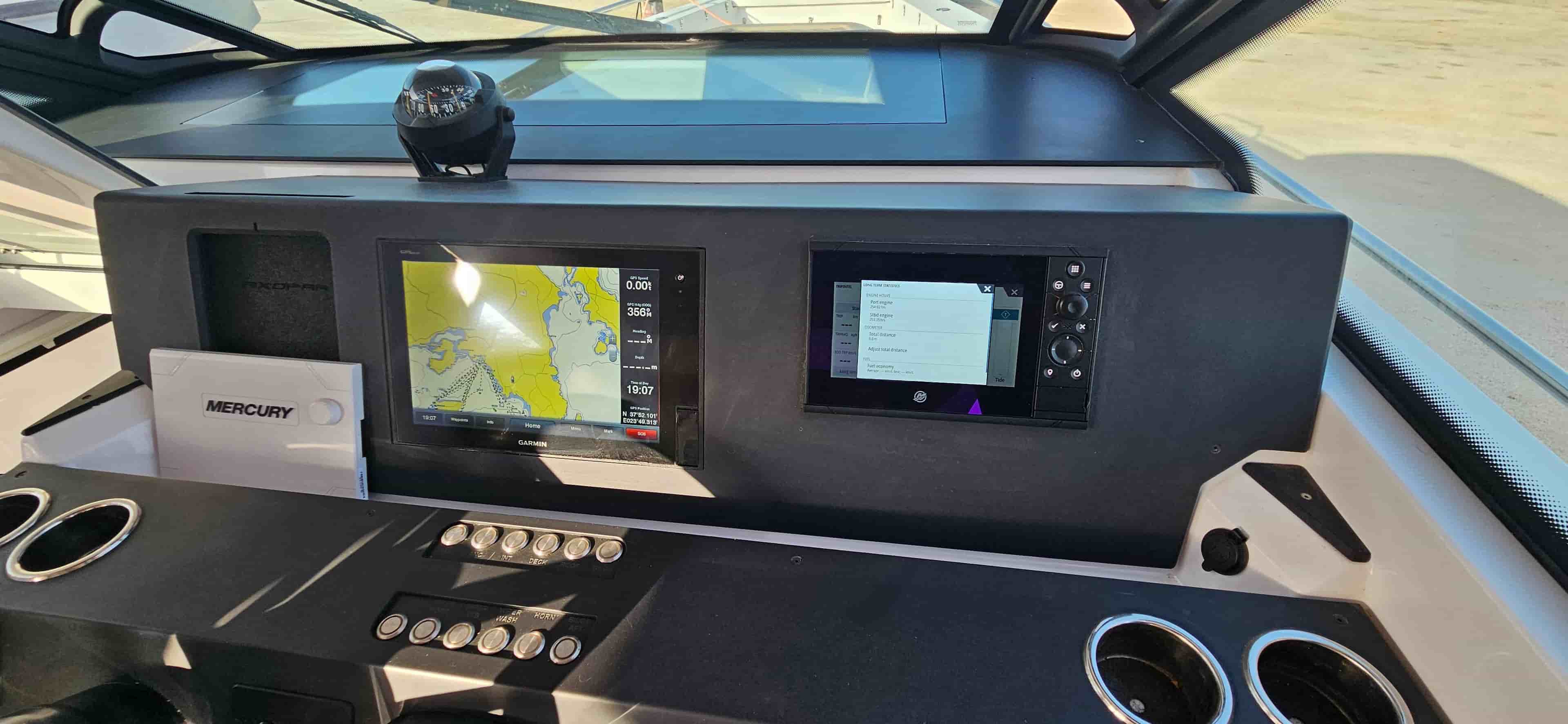 2018 Axopar 37 Sun-Top - View 15