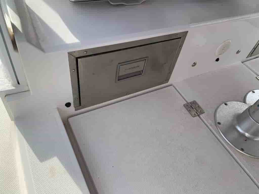 2018 Axopar 37 Sun-Top - View 22