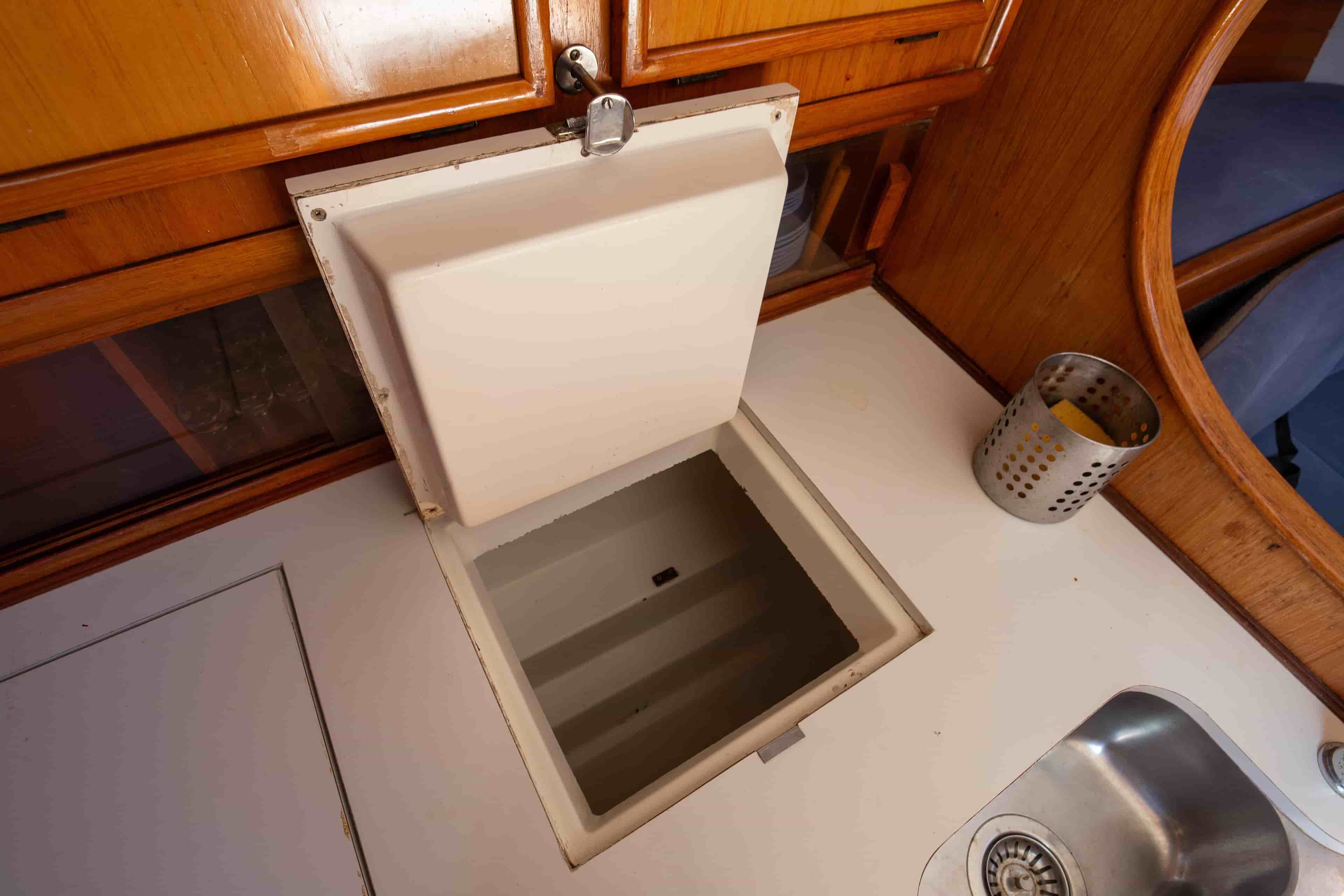 1991 Olympic Sea 42 - View 23