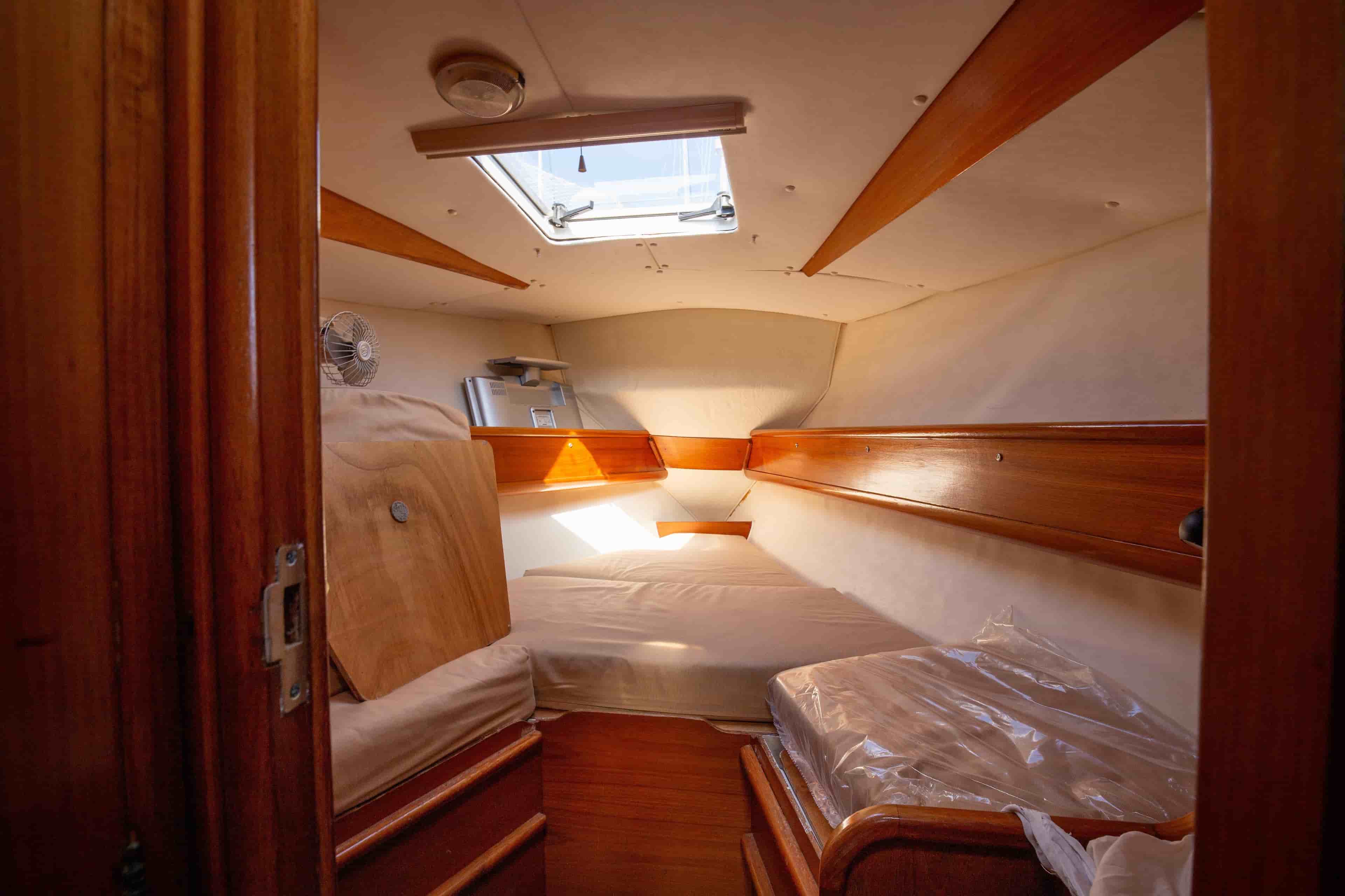 1991 Olympic Sea 42 - View 25