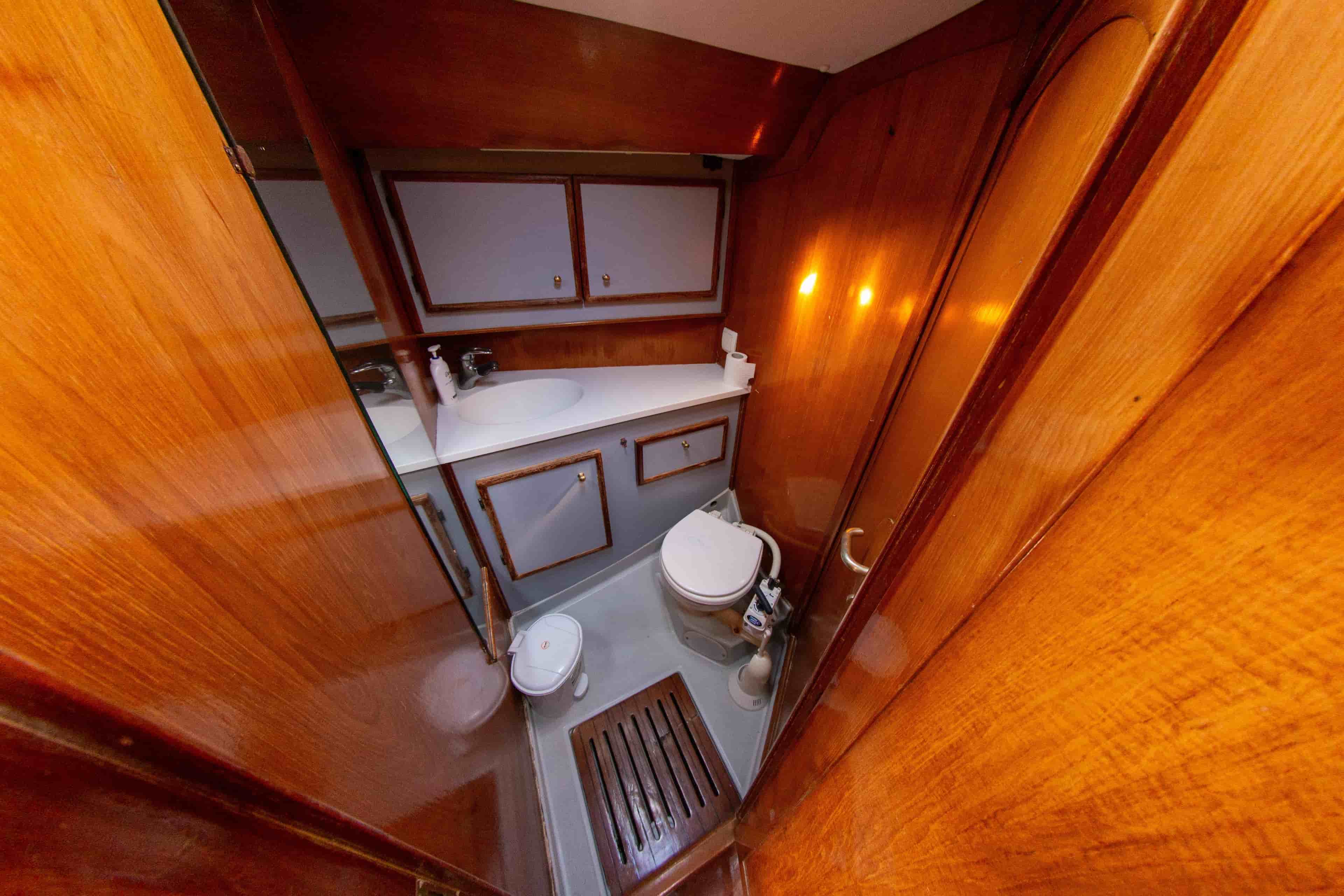 1991 Olympic Sea 42 - View 28