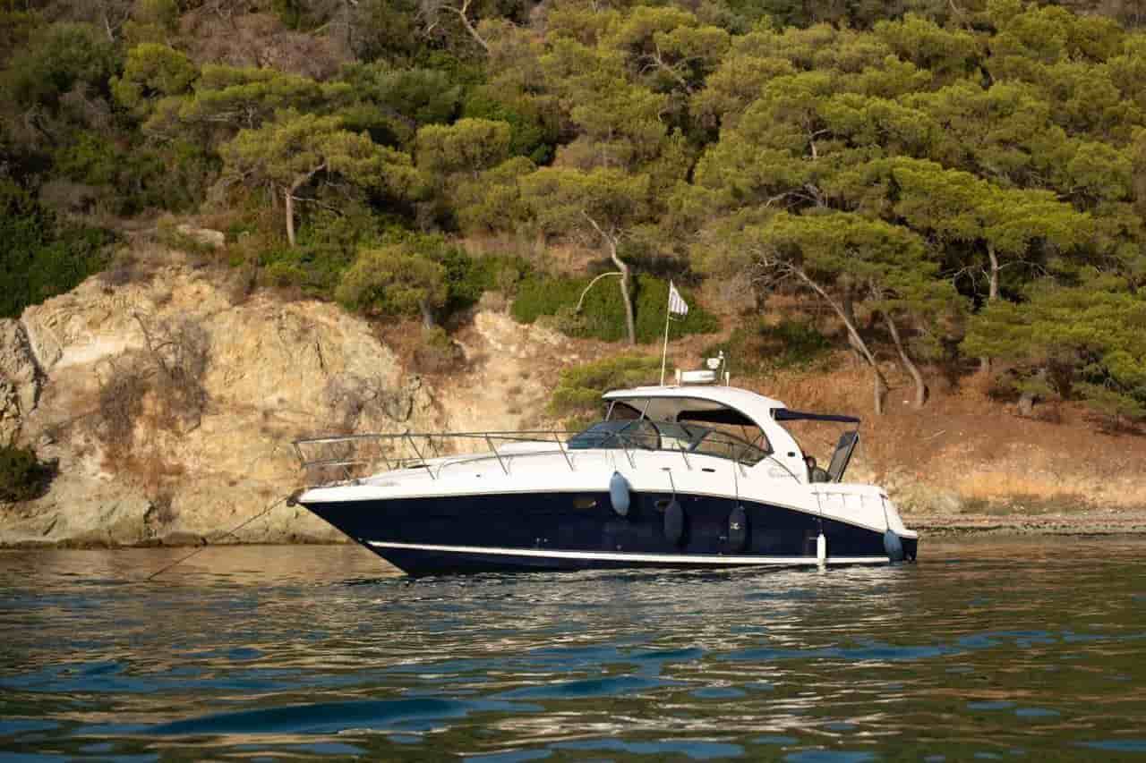 2005 Sea Ray 425 Sundancer - View 1