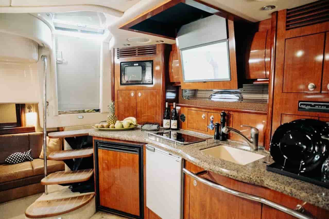 2005 Sea Ray 425 Sundancer - View 13