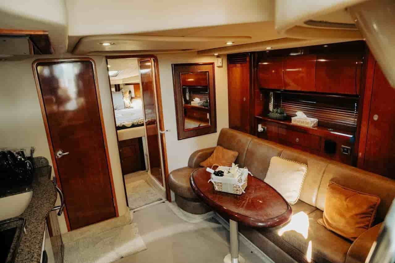 2005 Sea Ray 425 Sundancer - View 14