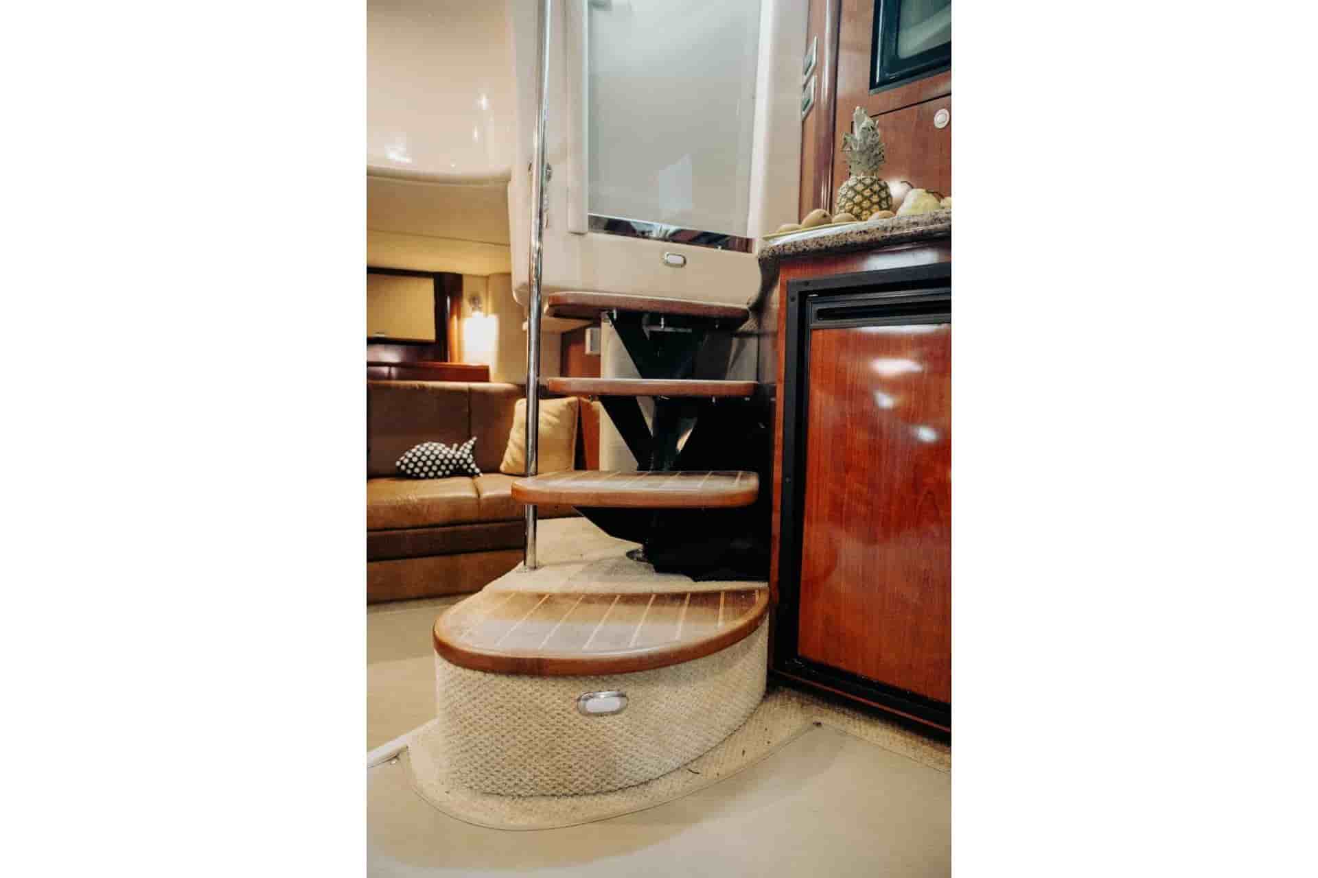 2005 Sea Ray 425 Sundancer - View 16