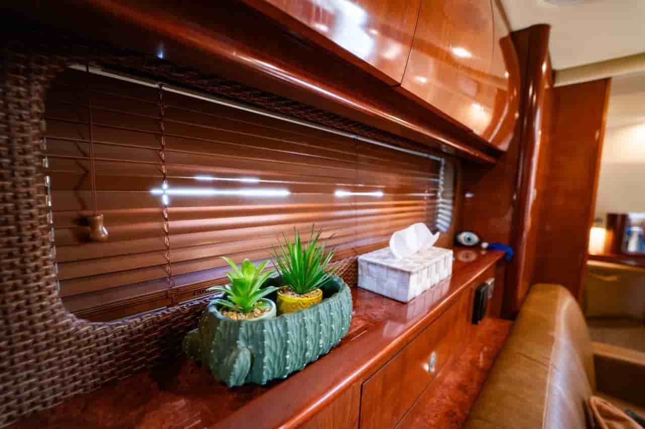 2005 Sea Ray 425 Sundancer - View 20