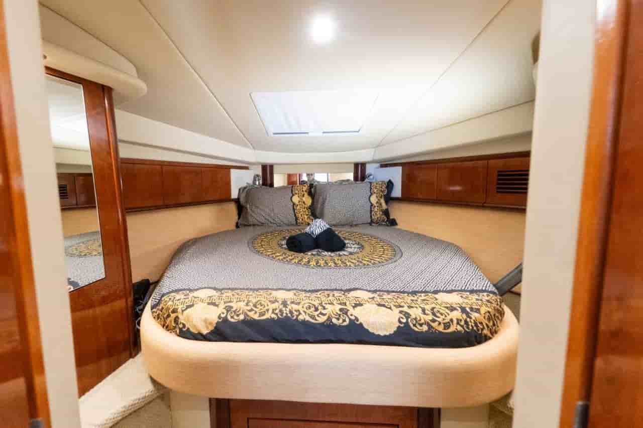 2005 Sea Ray 425 Sundancer - View 22